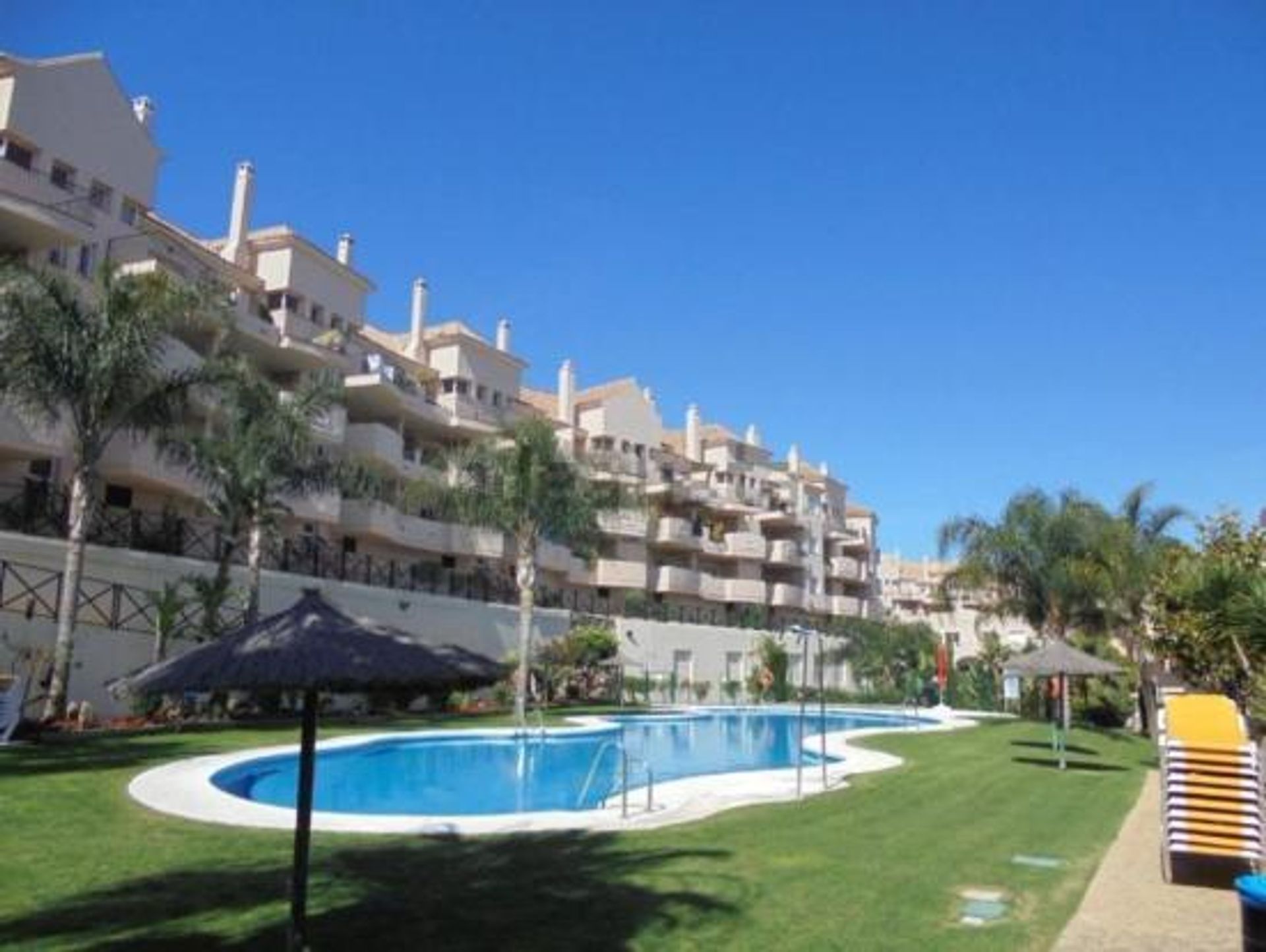 Condominio nel Duquesa, Málaga 10096024