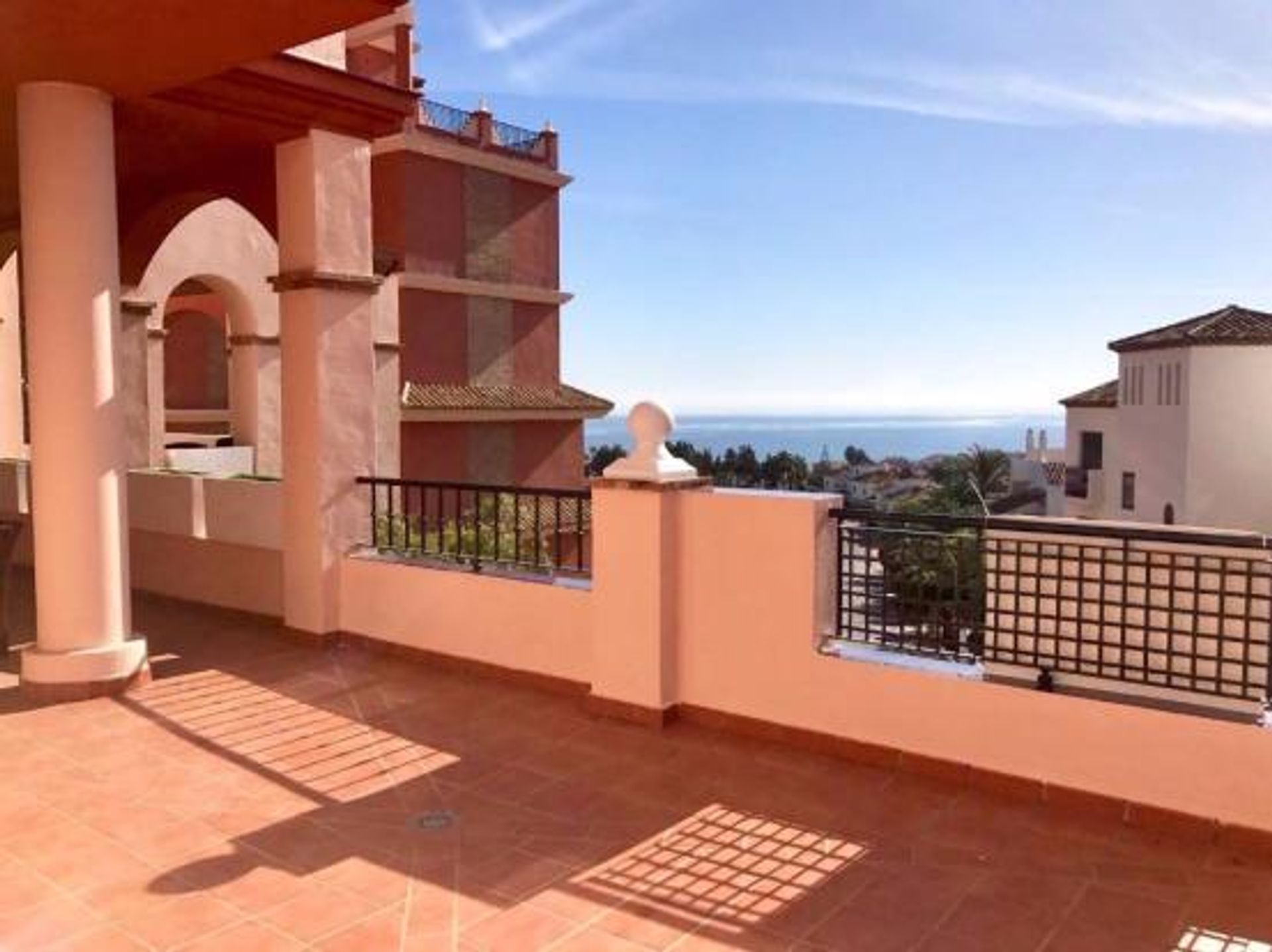 Condominio en Castillo de Sabinillas, Andalucía 10096032