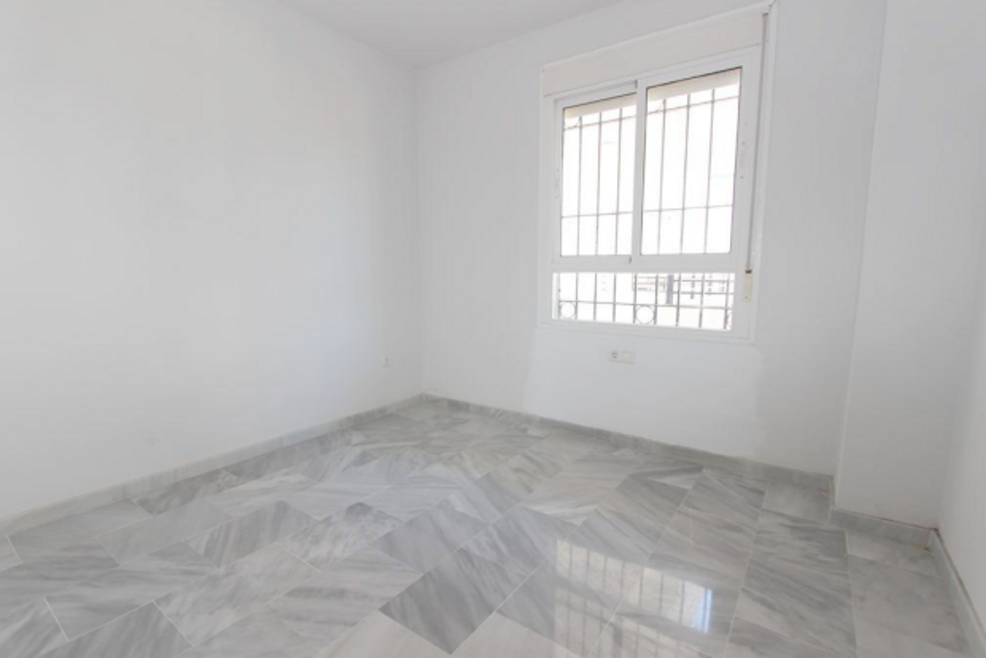 Condominium dans Duquesa, Málaga 10096061