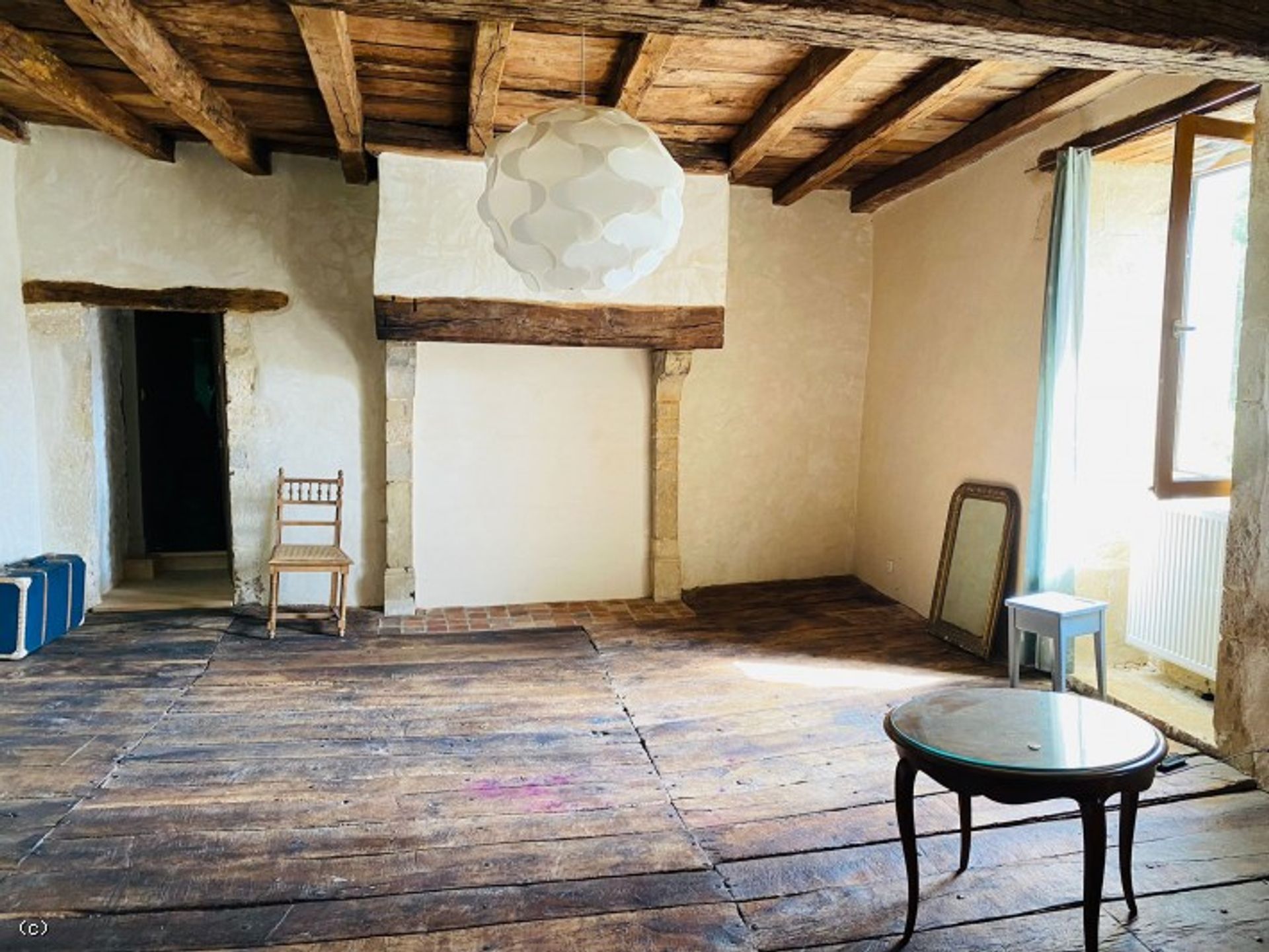 Hus i Aigre, Poitou-Charentes 10096399