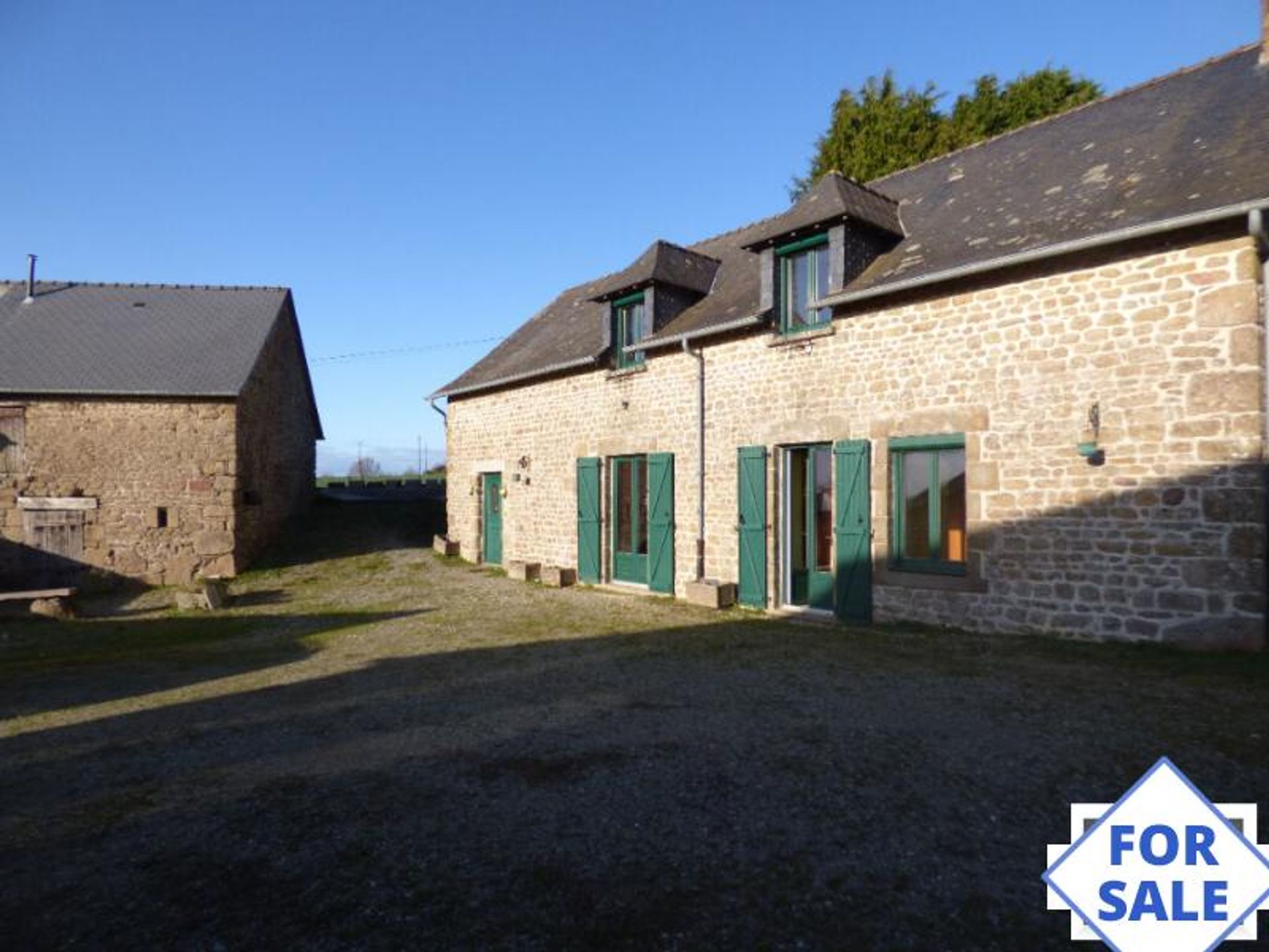 Hus i Fougerolles-du-Plessis, Pays de la Loire 10096423