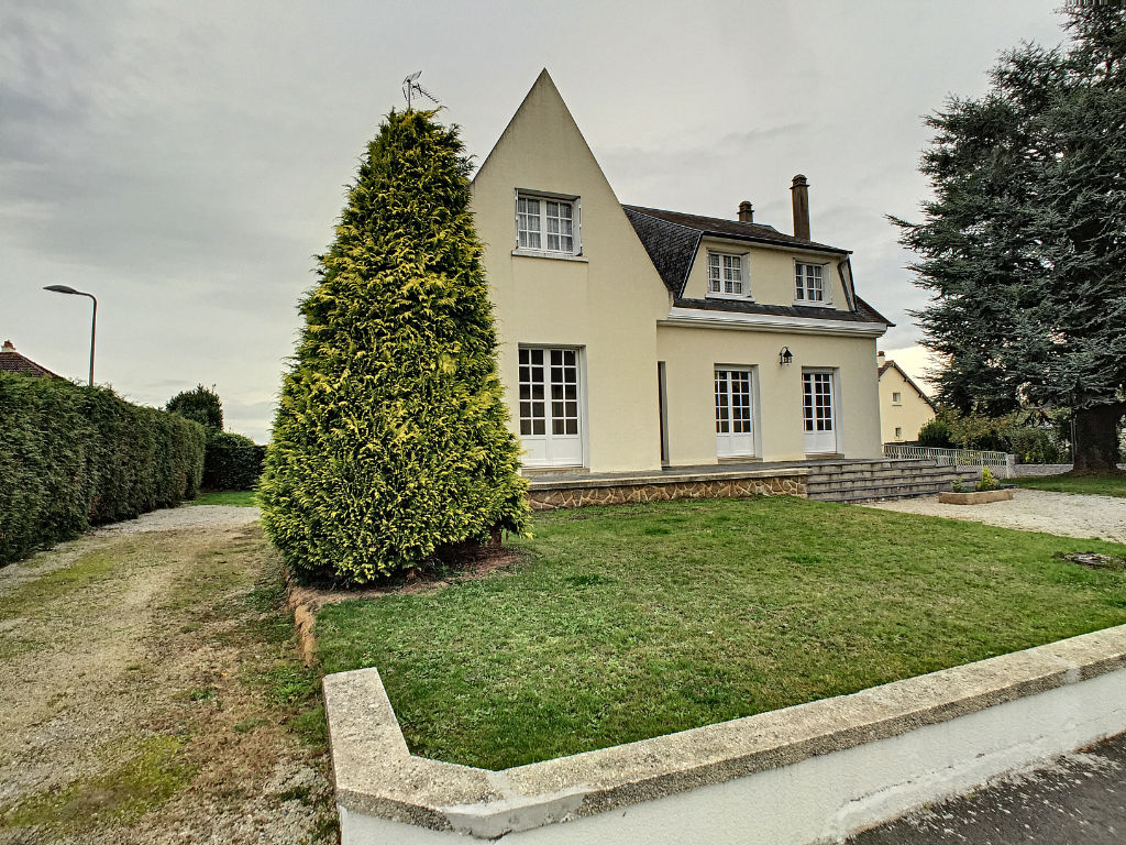 Rumah di Saint-Hilaire-du-Harcouet, Basse-Normandie 10096483