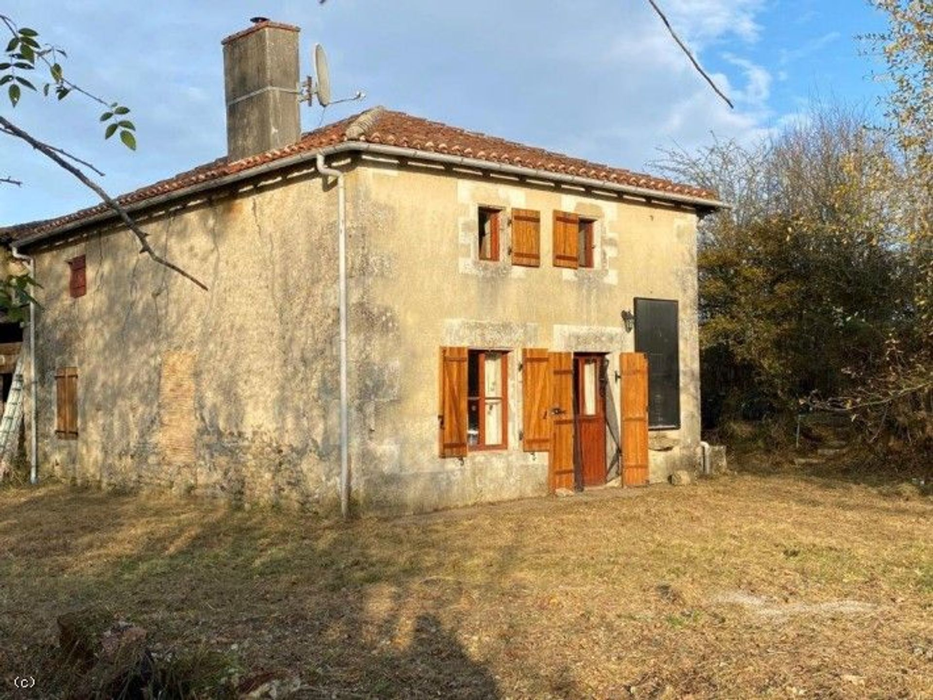 Haus im Confolens, Poitou-Charentes 10096641