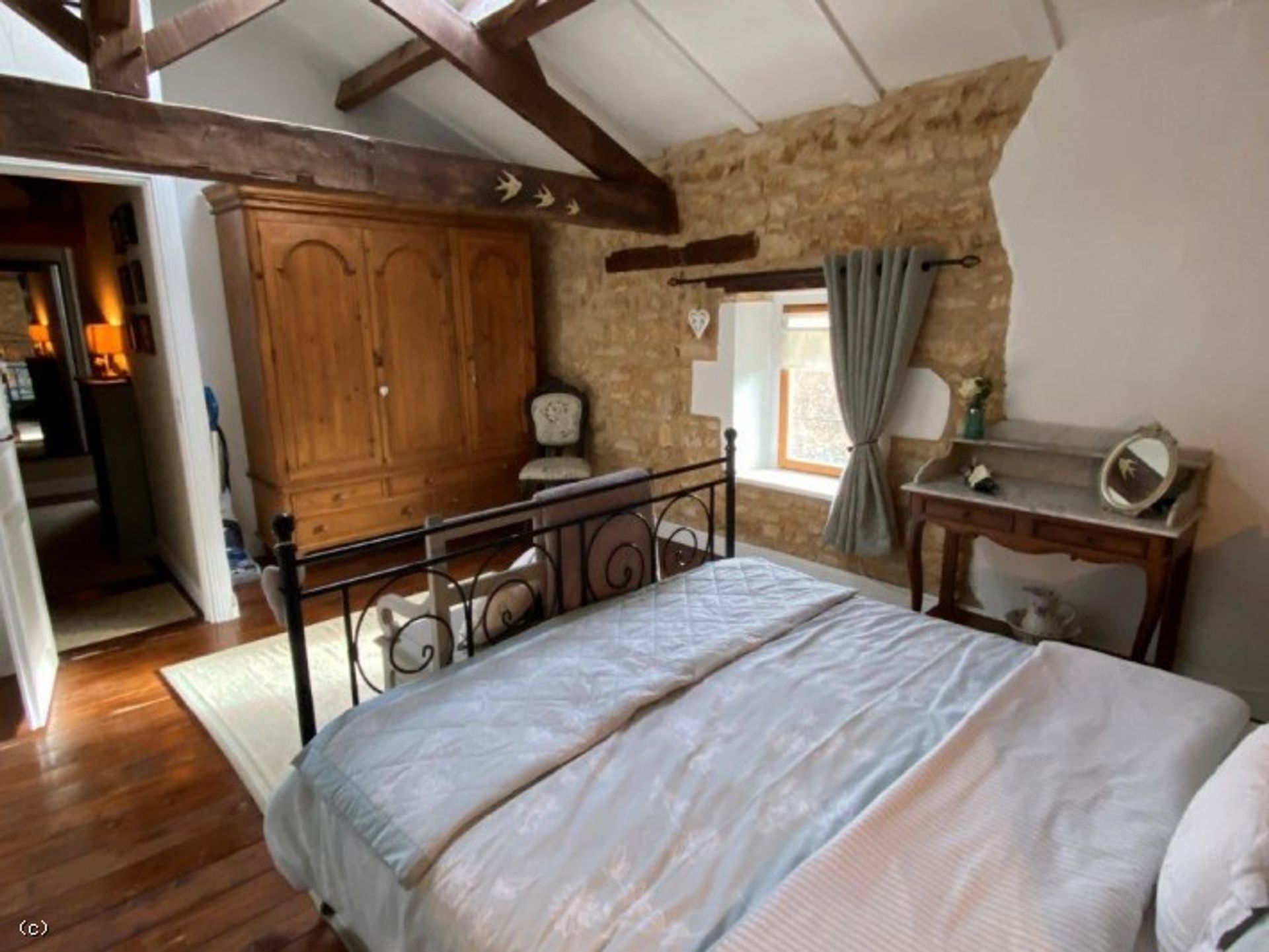 بيت في Nanteuil-en-Vallee, Poitou-Charentes 10096644