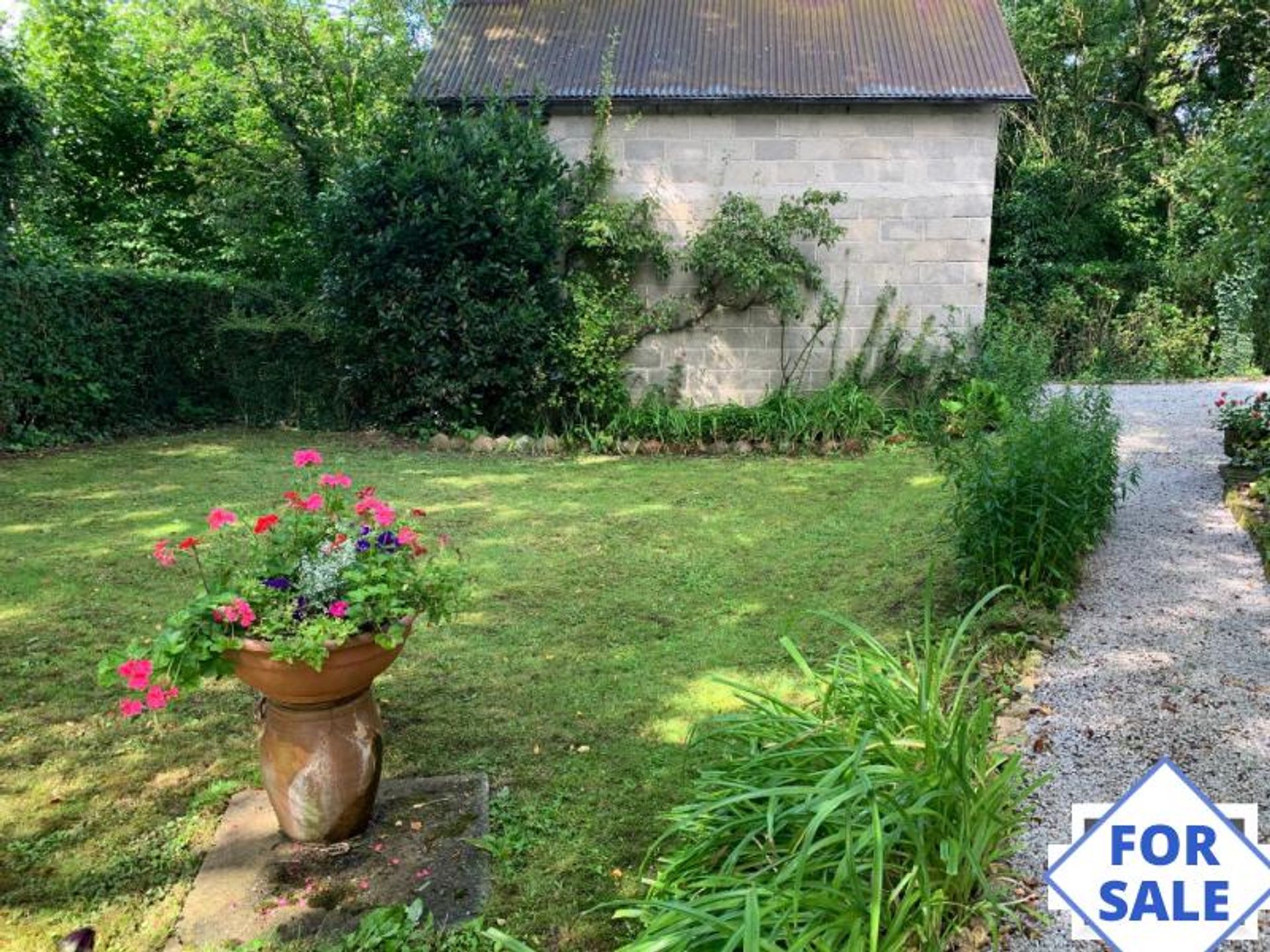 House in Sees, Basse-Normandie 10096734