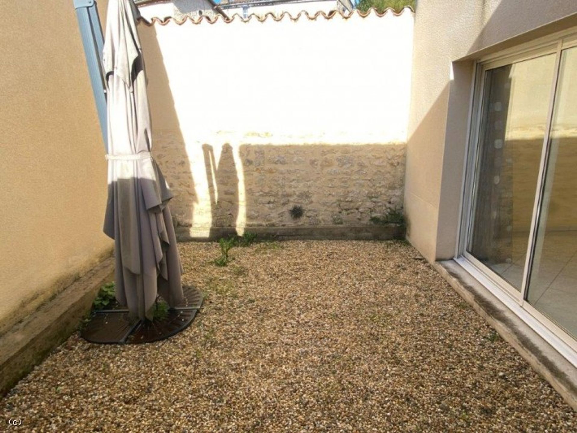 Huis in Ruffec, Poitou-Charentes 10096770