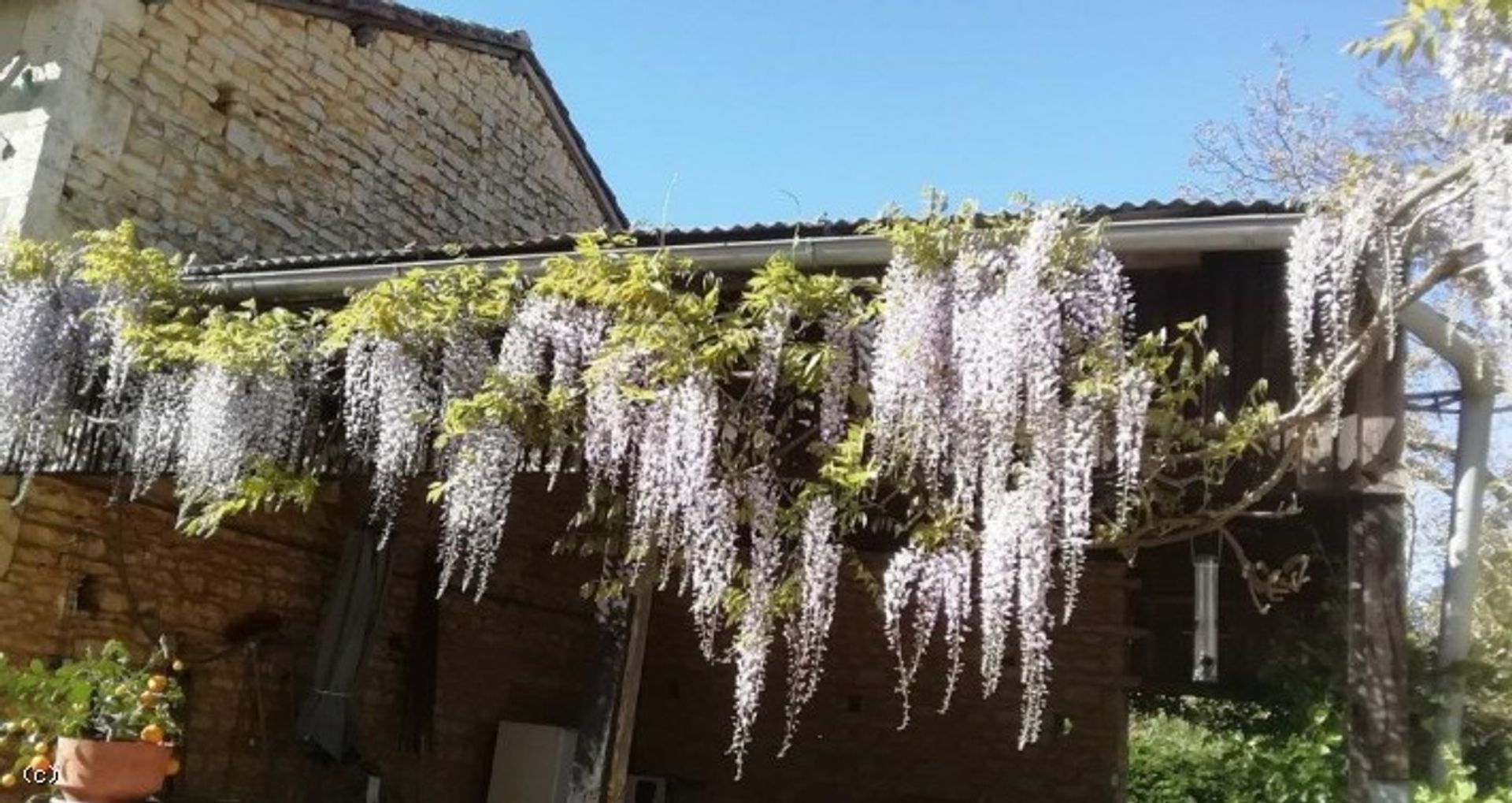 بيت في Saint-Gaudent, Poitou-Charentes 10096771