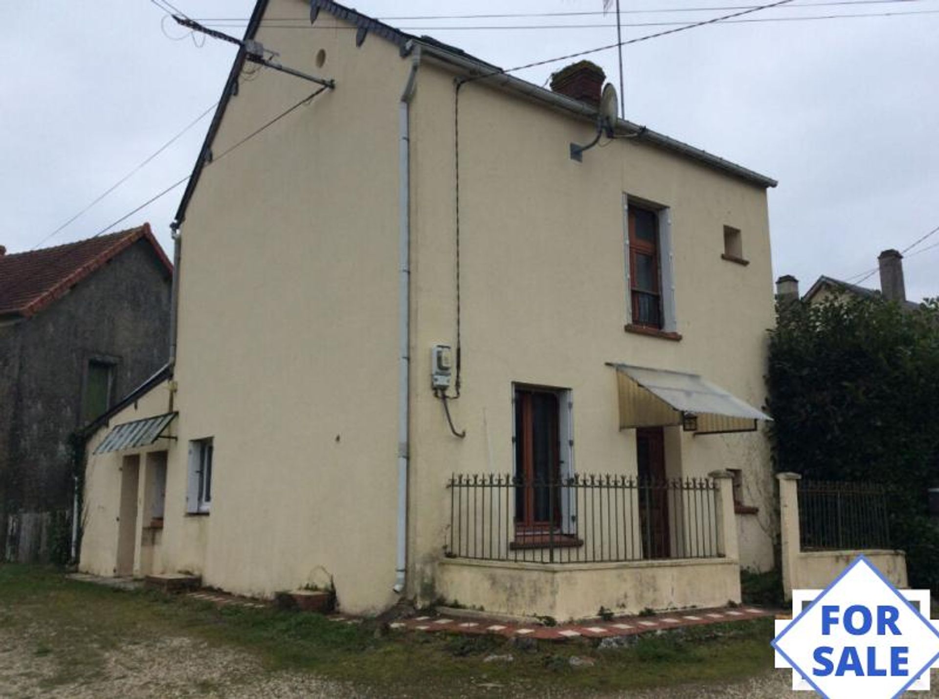 Huis in Saint-Cyr-en-Pail, Pays-de-la-Loire 10096838