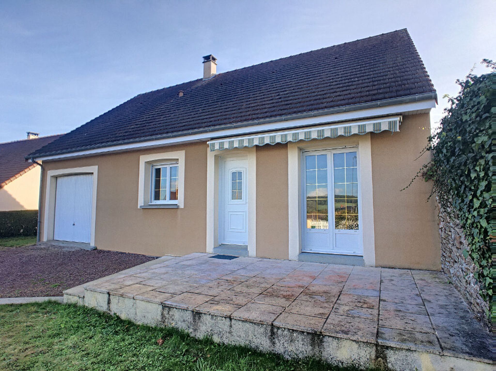 집 에 Bonnemaison, Basse-Normandie 10096869