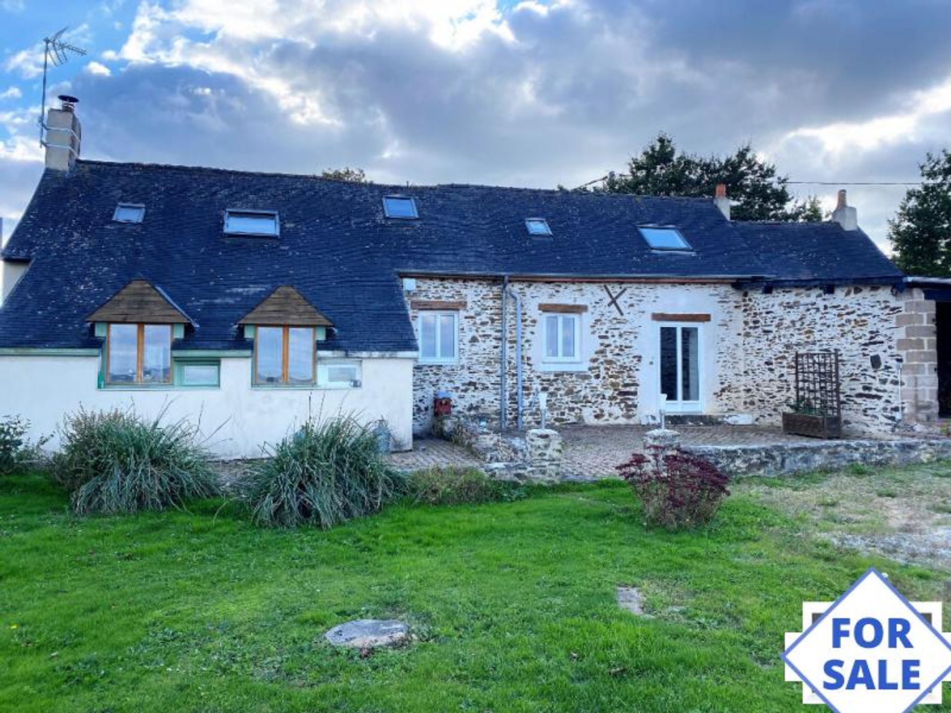 Huis in Douillet, Pays de la Loire 10096927