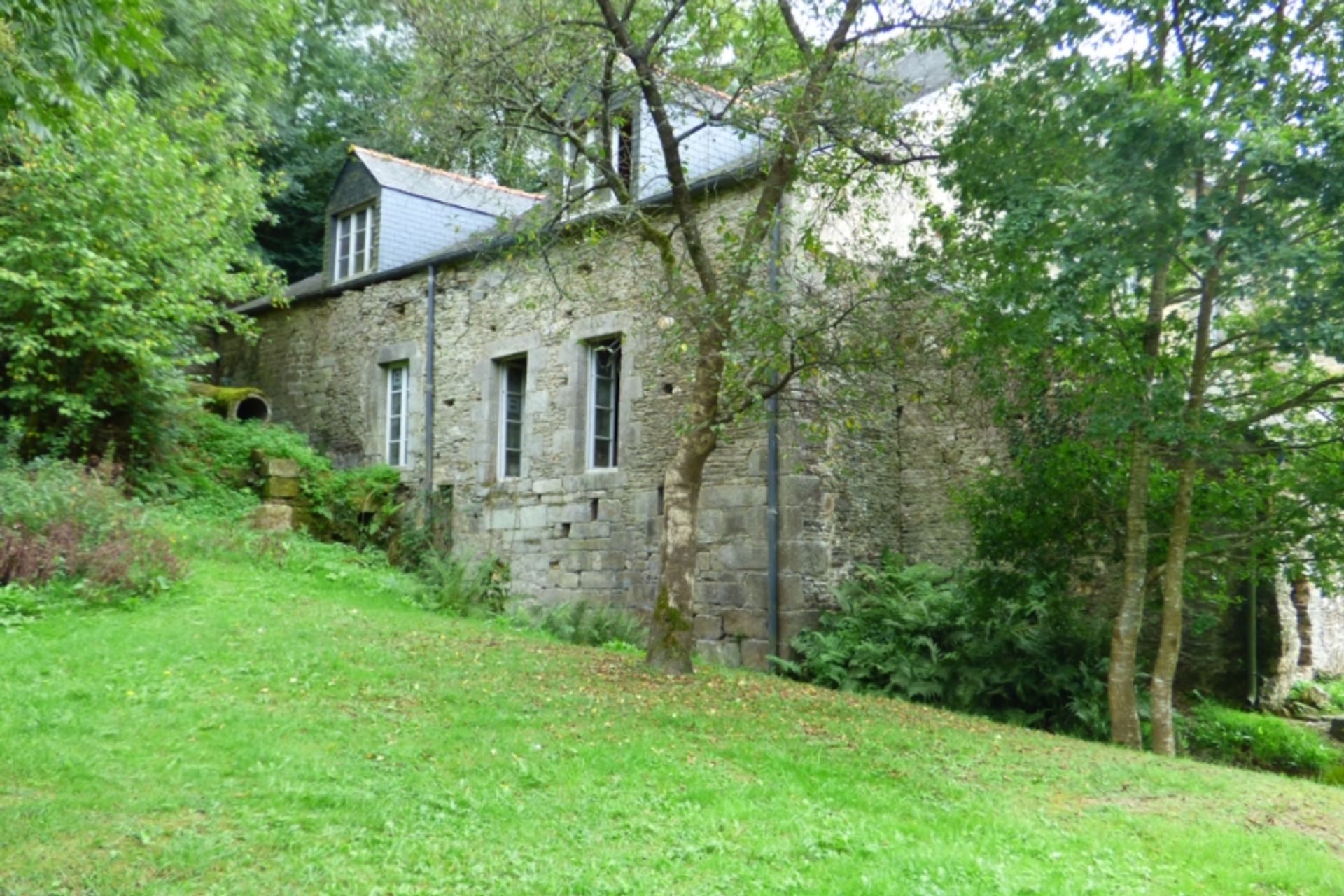 Talo sisään La Trinite-Porhoet, Bretagne 10097048