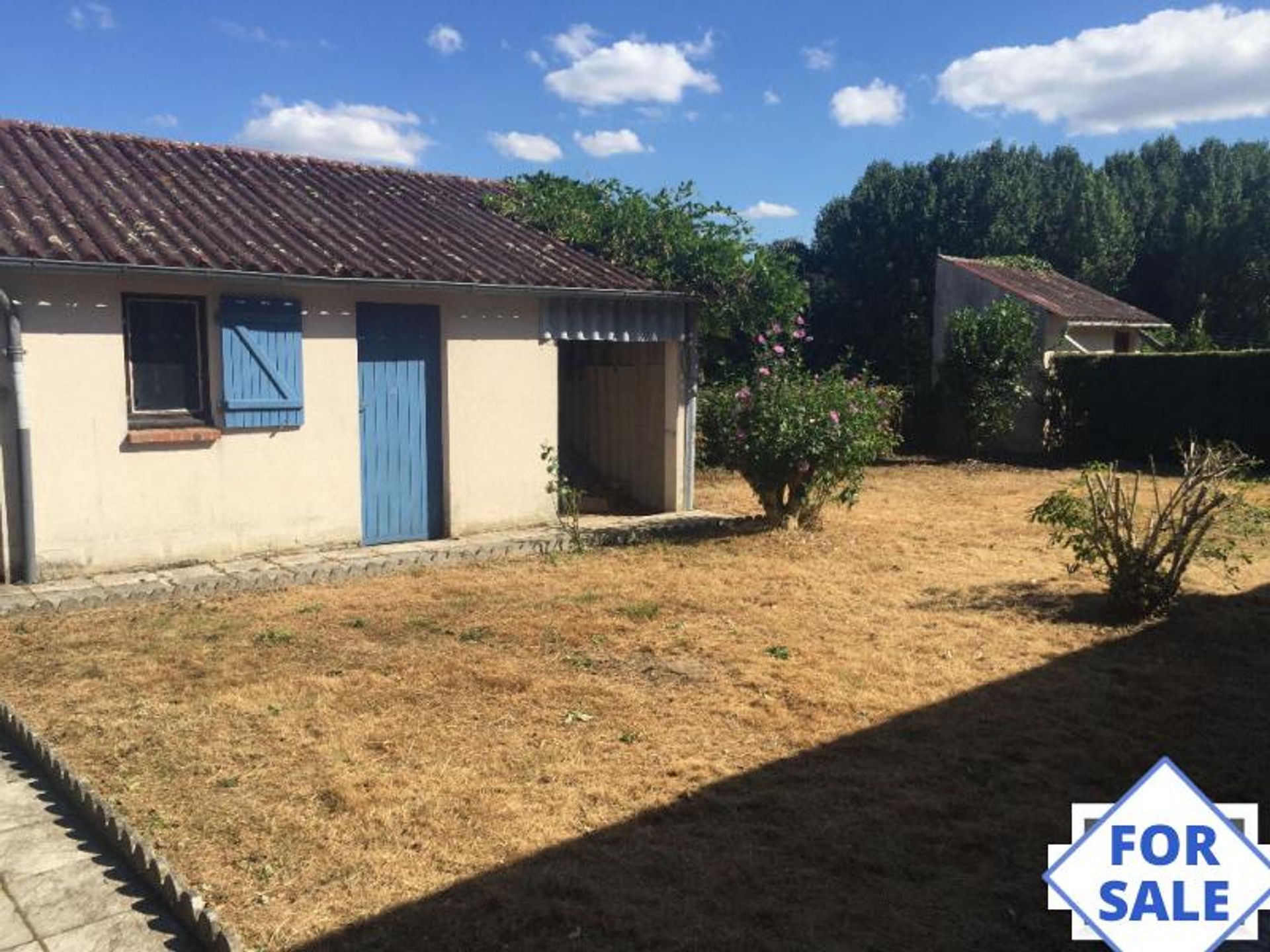 房子 在 Boulay-les-Ifs, Pays de la Loire 10097244