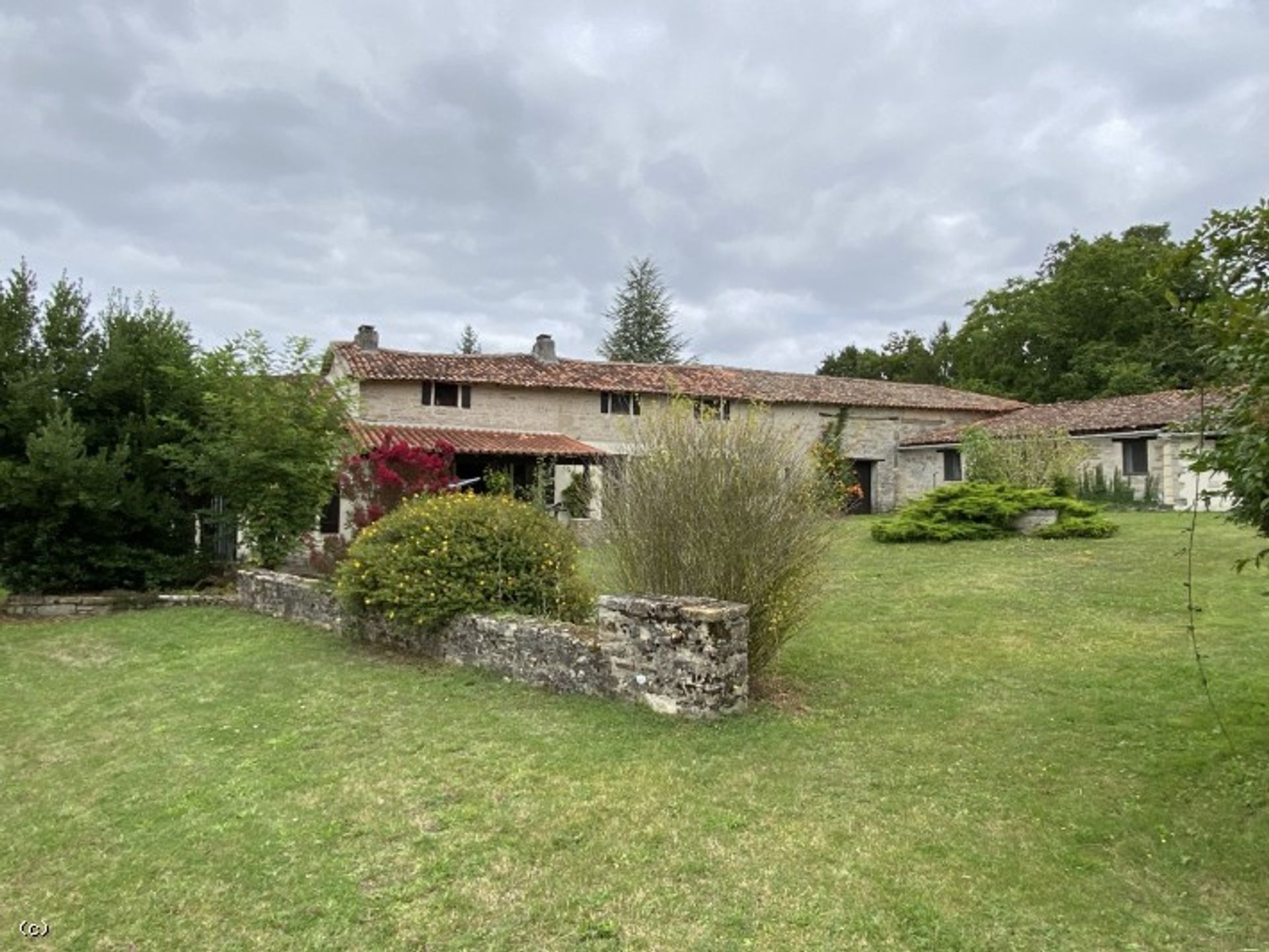 Hus i Villefagnan, Poitou-Charentes 10097371