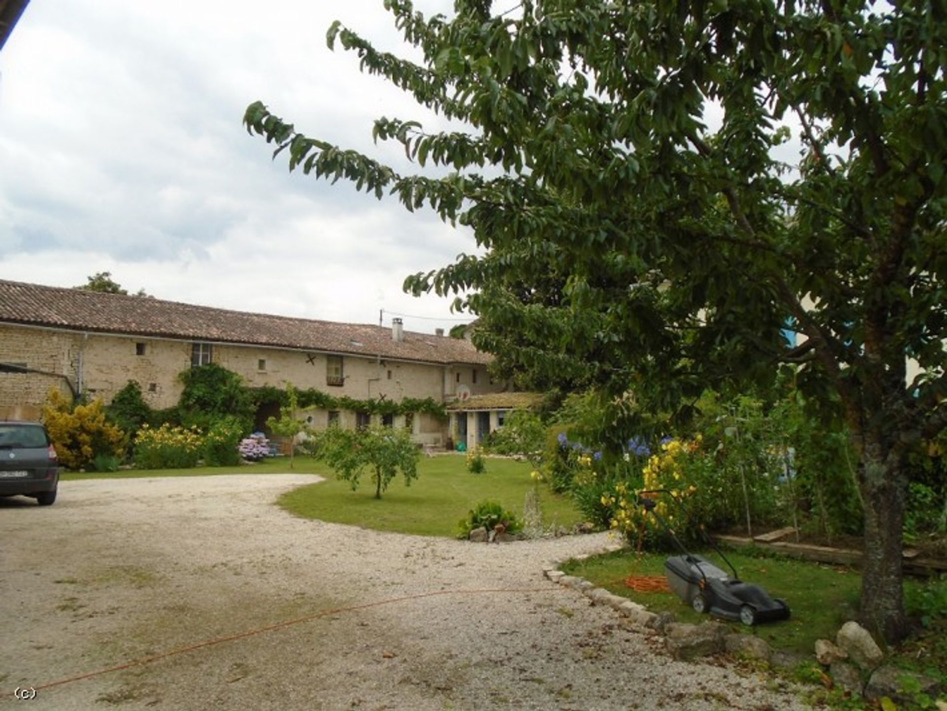 casa en Barro, Nouvelle-Aquitaine 10097382