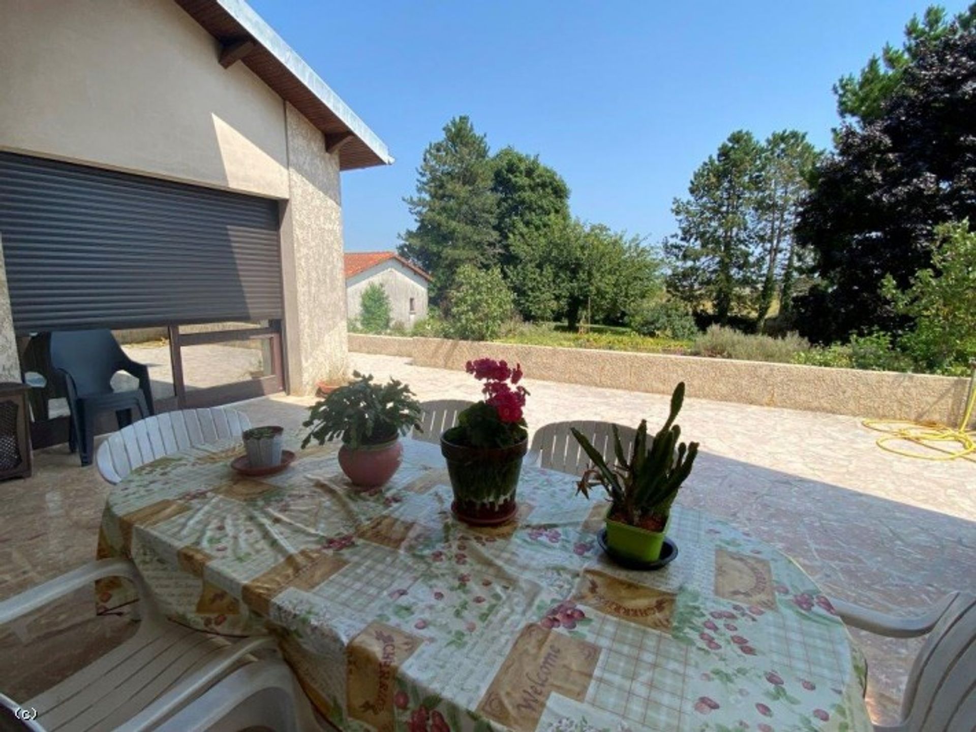 House in Condac, Poitou-Charentes 10097464