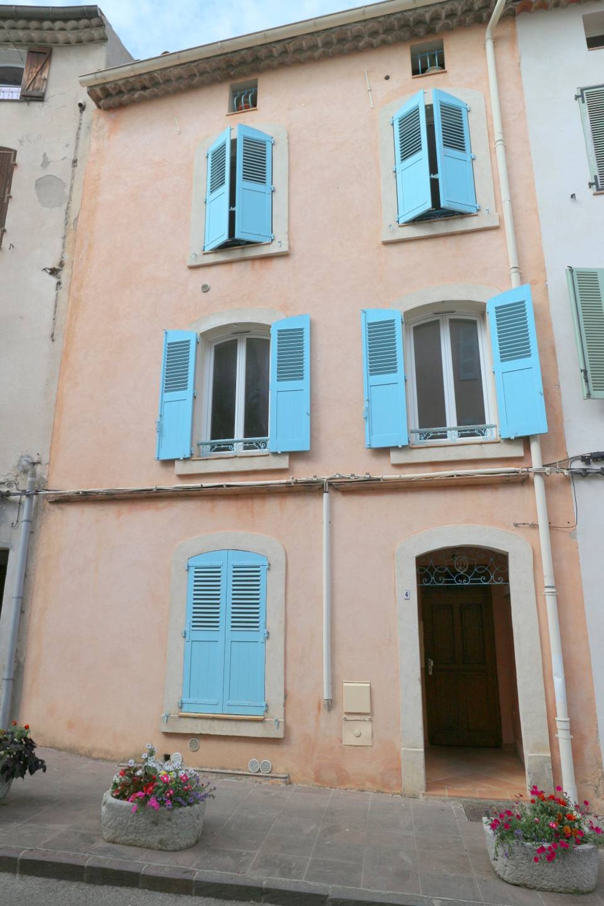 Rumah di Roquebrune-sur-Argens, Provence-Alpes-Cote d'Azur 10097554