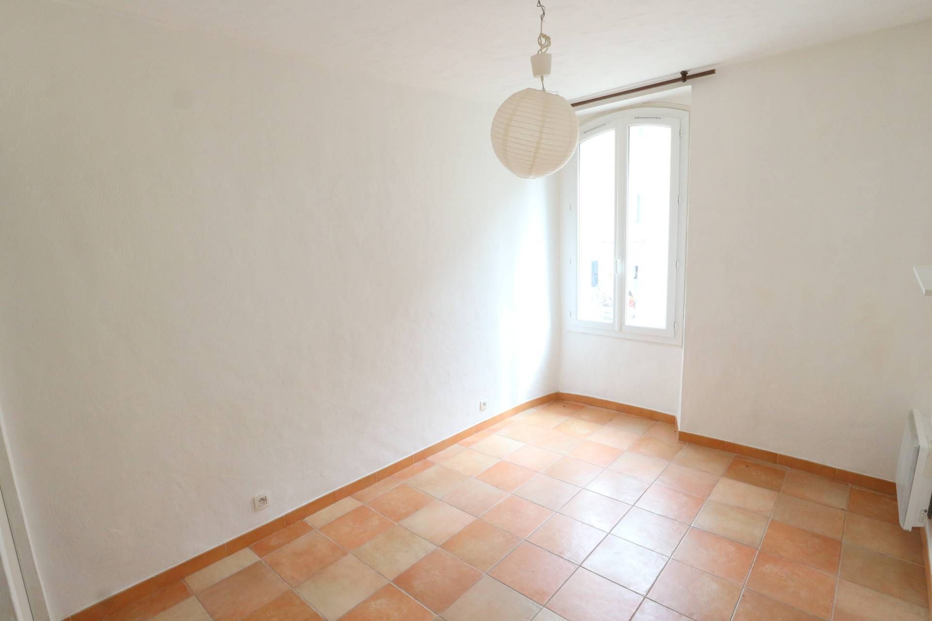 loger dans Roquebrune-sur-Argens, Provence-Alpes-Cote d'Azur 10097554