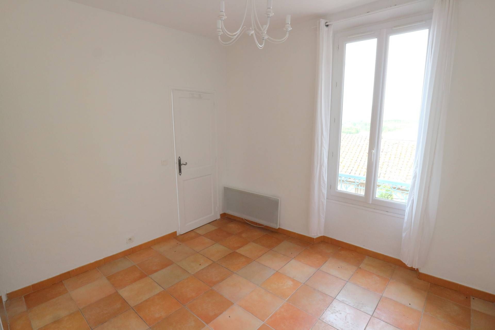 Кондоминиум в Roquebrune-sur-Argens, Provence-Alpes-Cote d'Azur 10097555