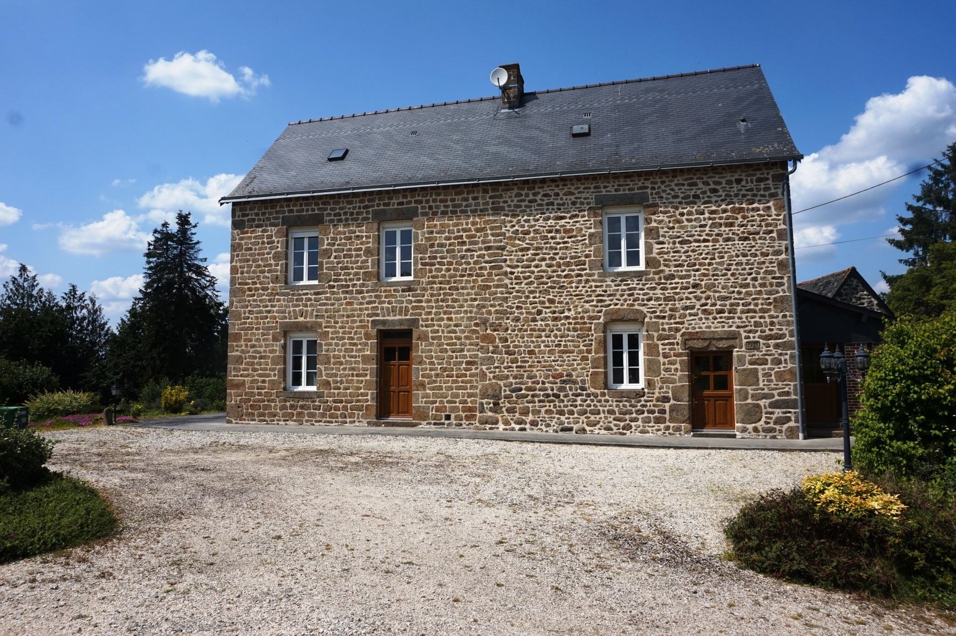 Talo sisään Chantrigne, Pays de la Loire 10097559