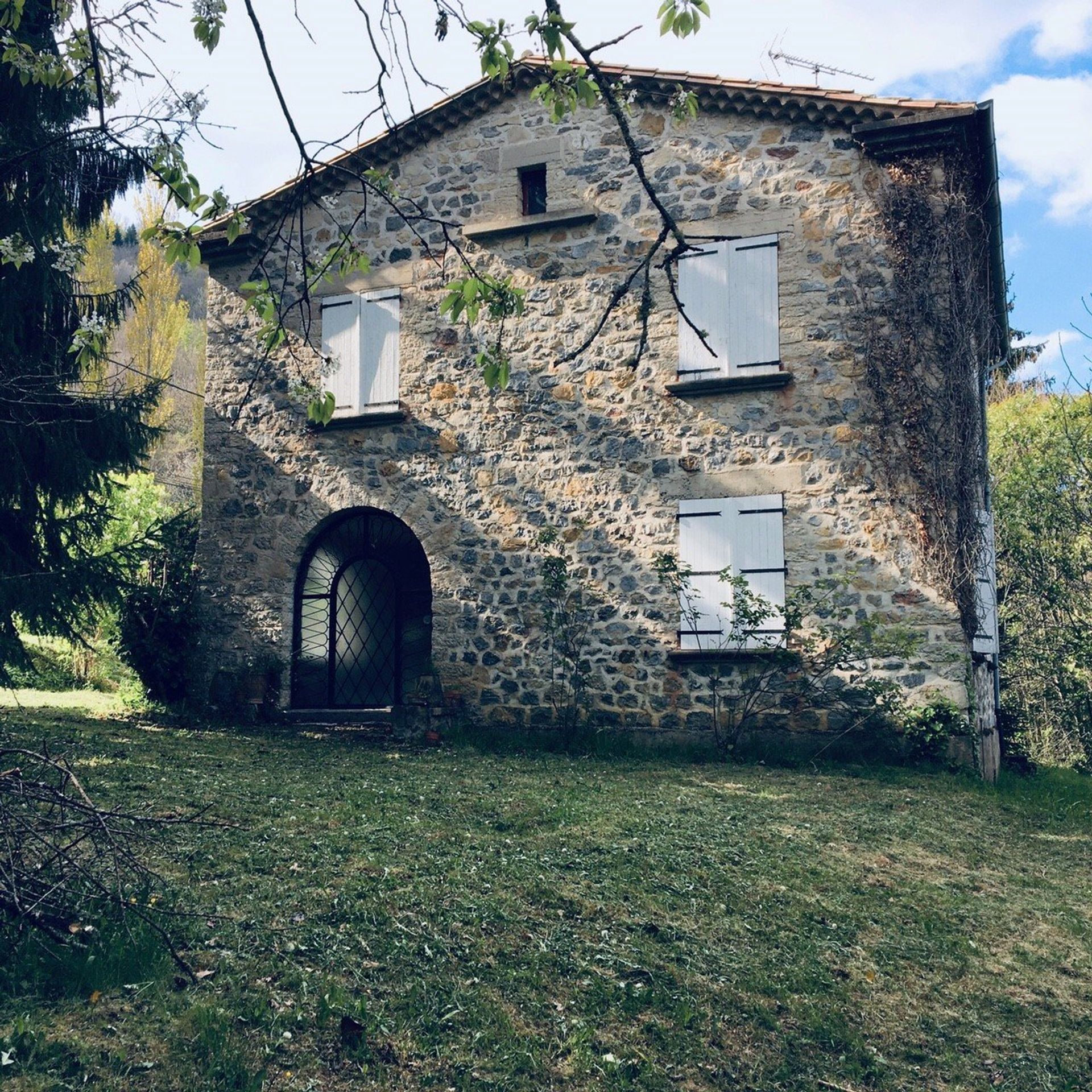 rumah dalam Chalabre, Occitanie 10097660