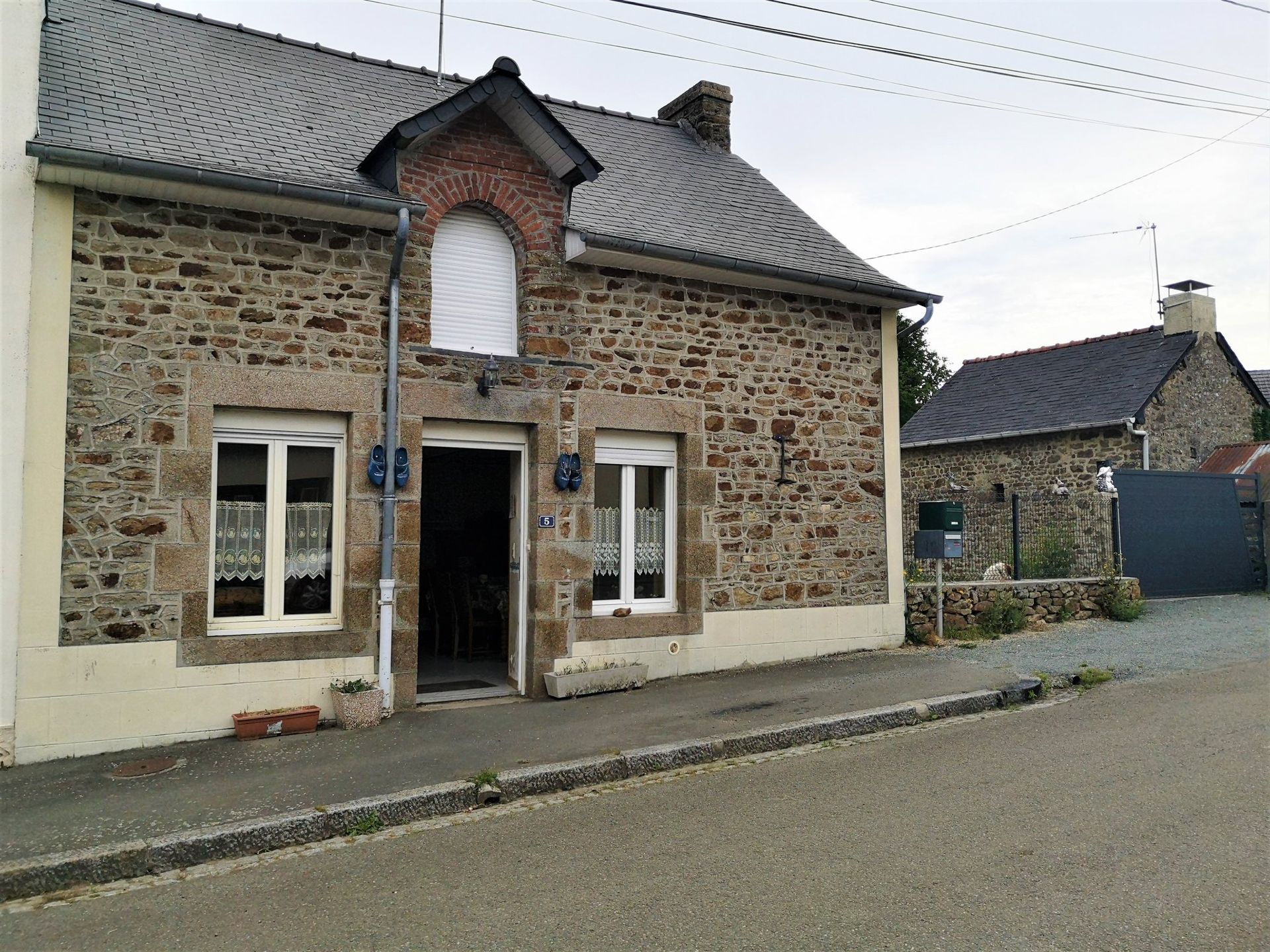 בַּיִת ב Saint-Aignan-de-Couptrain, Pays de la Loire 10097734