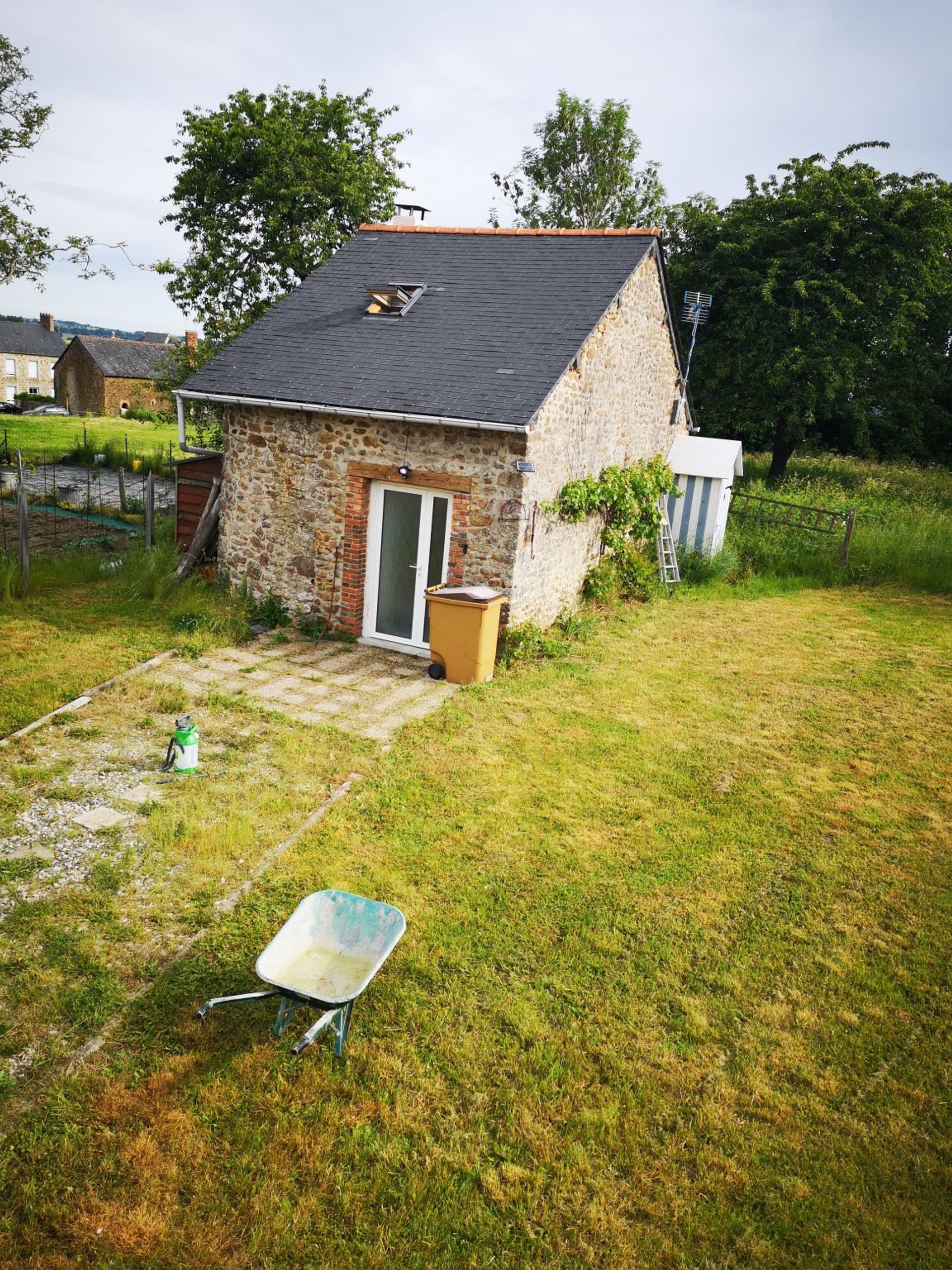 Huis in Saint-Aignan-de-Couptrain, Pays de la Loire 10097734