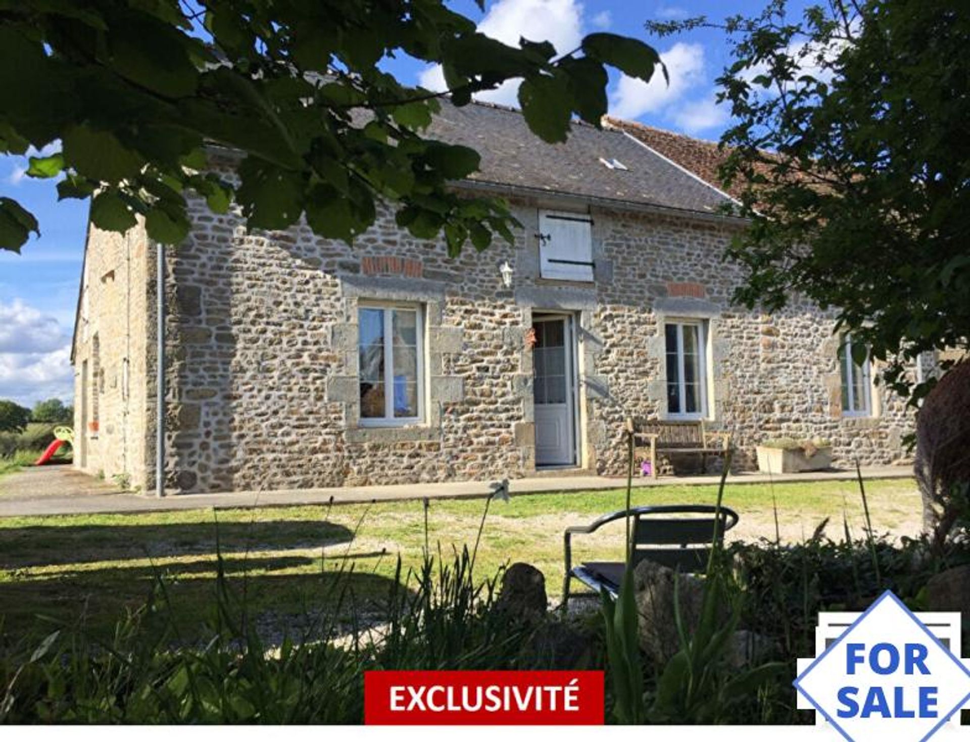 房子 在 Boulay-les-Ifs, Pays de la Loire 10097792