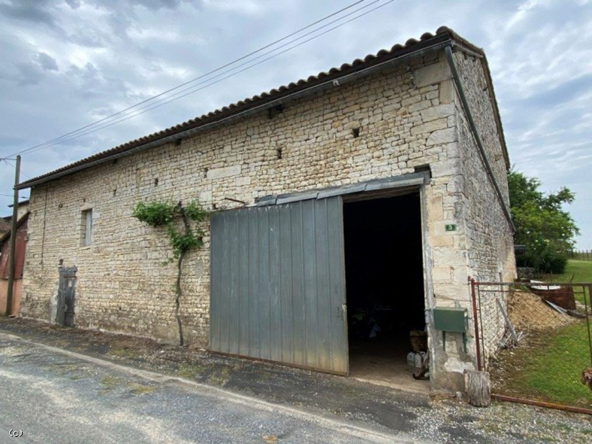 Autre dans Verteuil-sur-Charente, Nouvelle-Aquitaine 10097800