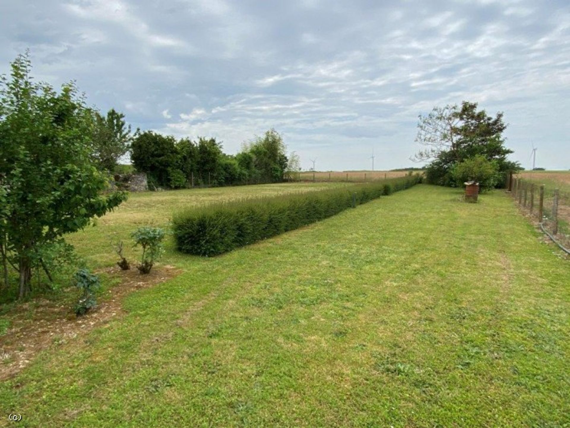 Другой в Verteuil-sur-Charente, Nouvelle-Aquitaine 10097800