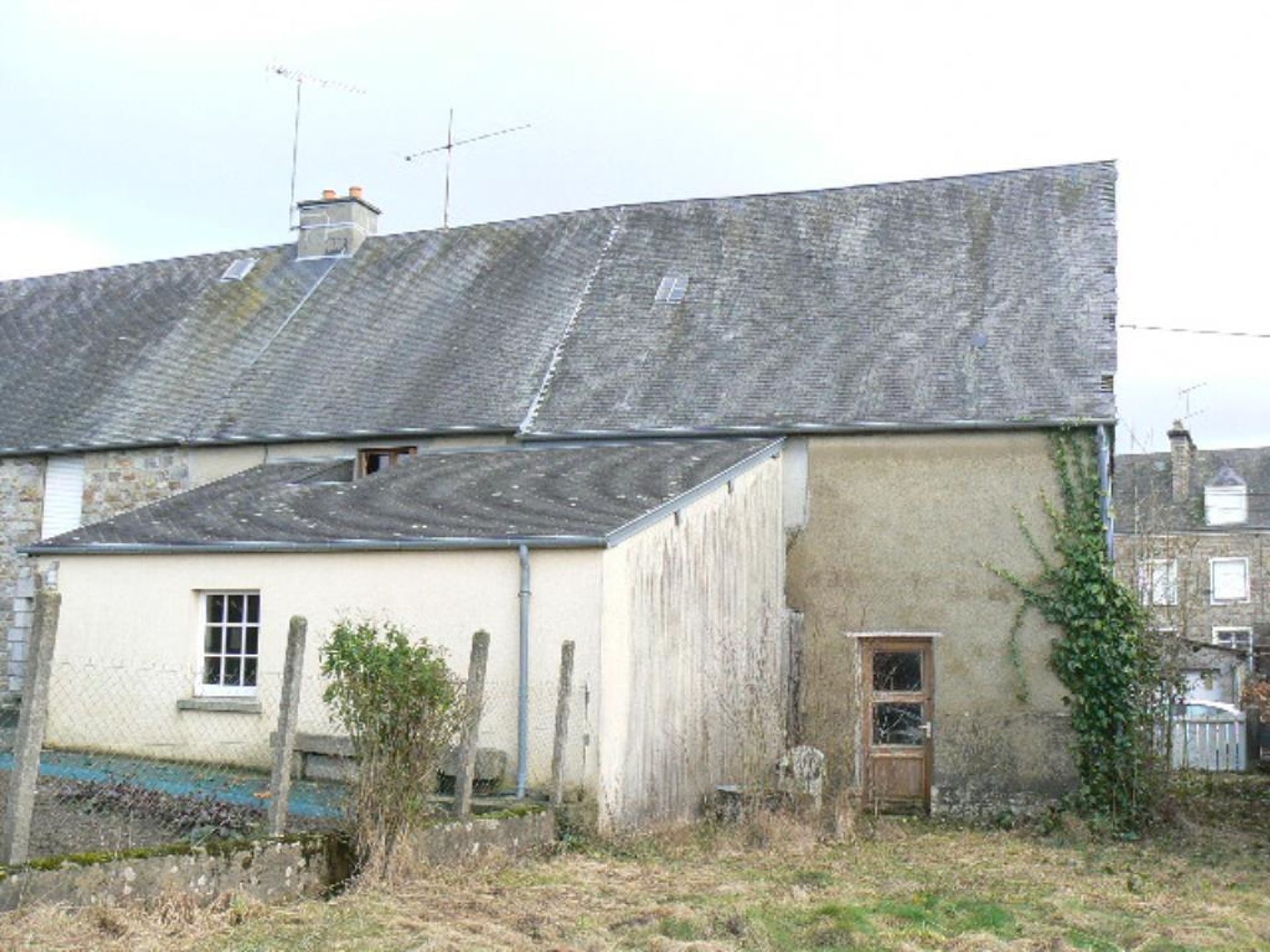 жилой дом в Le Neufbourg, Basse-Normandie 10097812