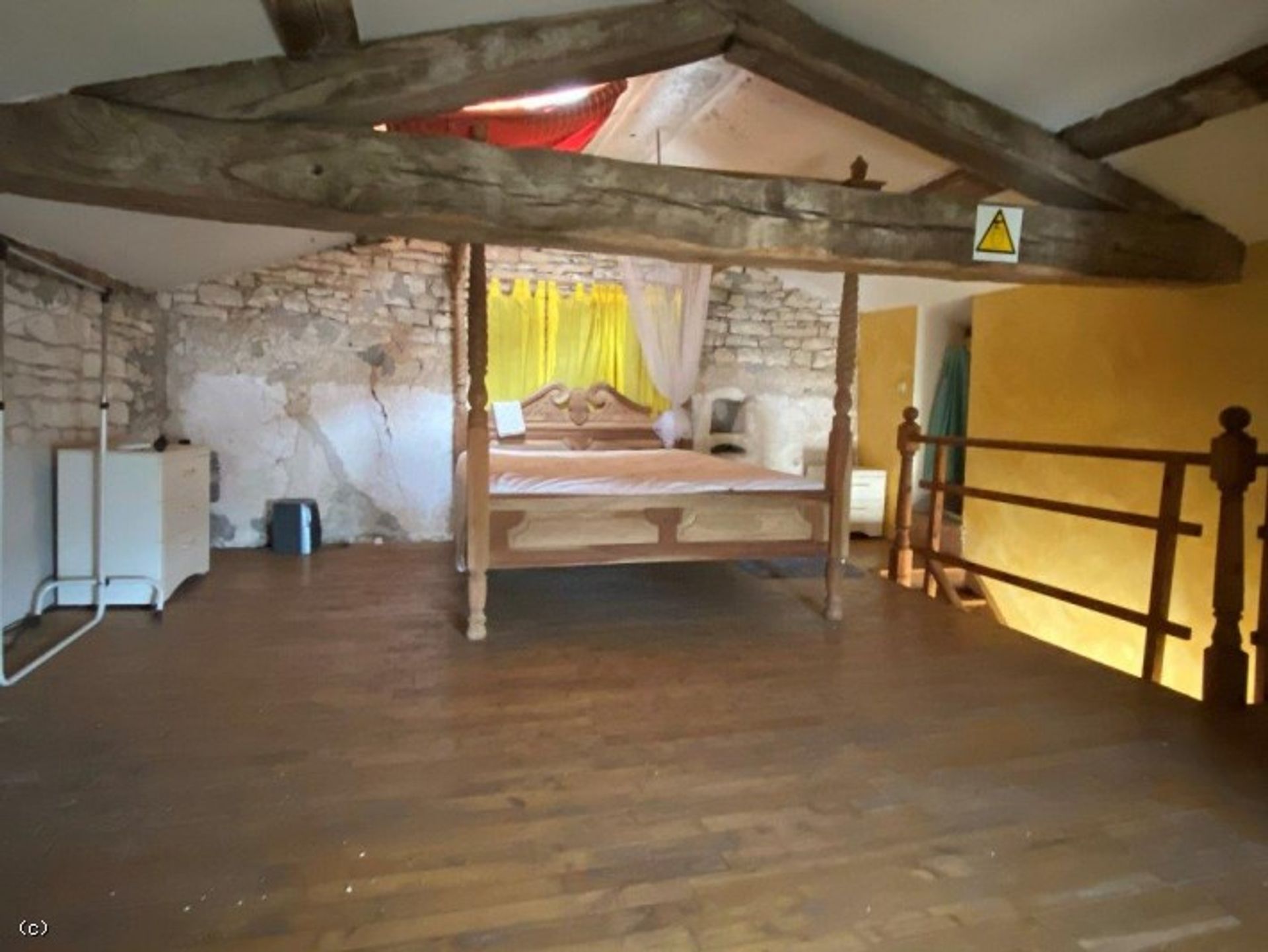 Rumah di Aunac, Poitou-Charentes 10097887