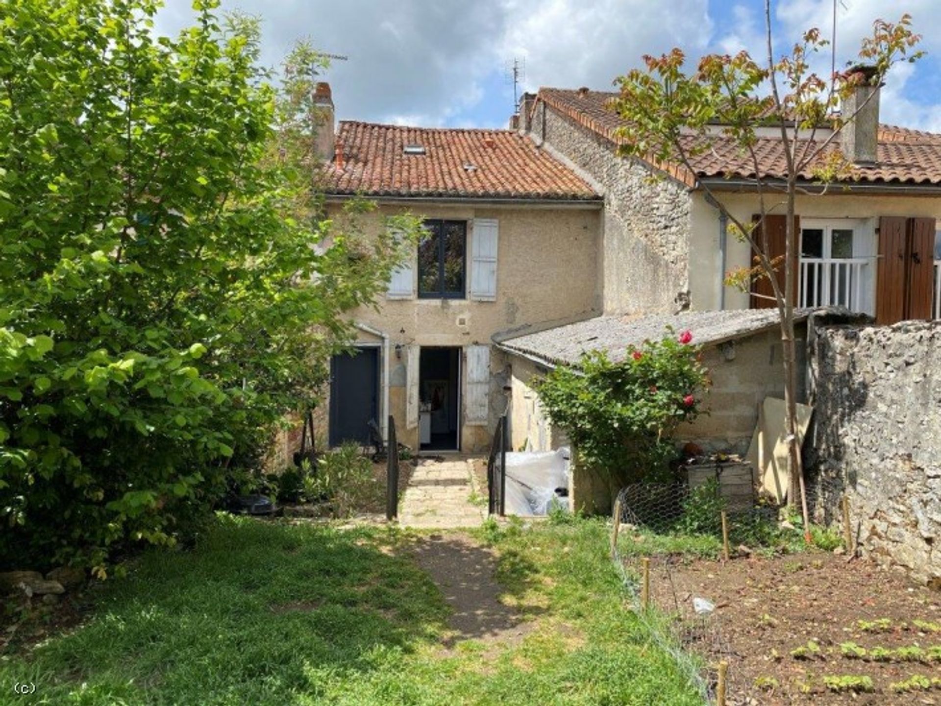 casa no Ruffec, Poitou-Charentes 10097910