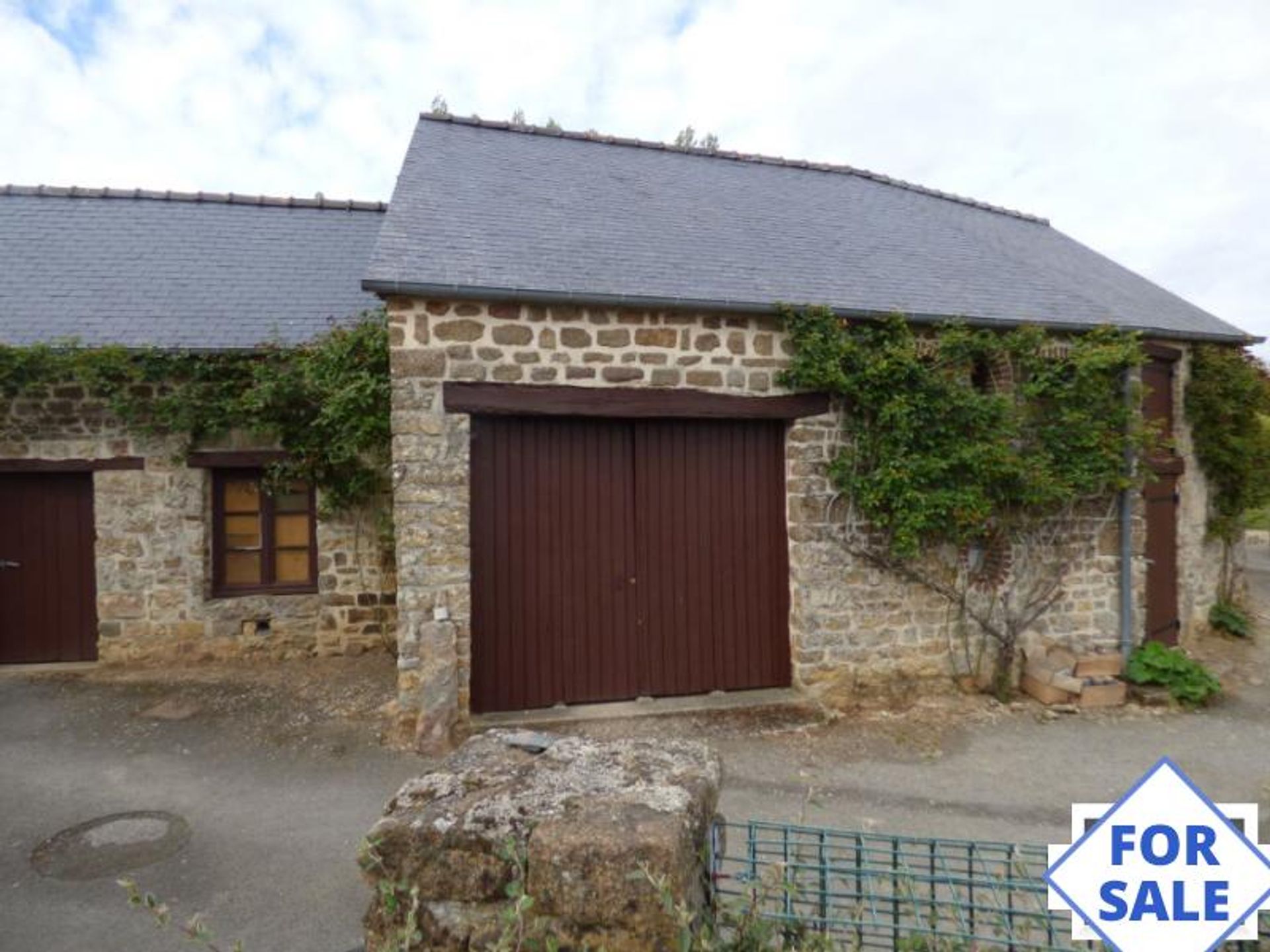 Haus im Saint-Cyr-en-Pail, Pays-de-la-Loire 10097927