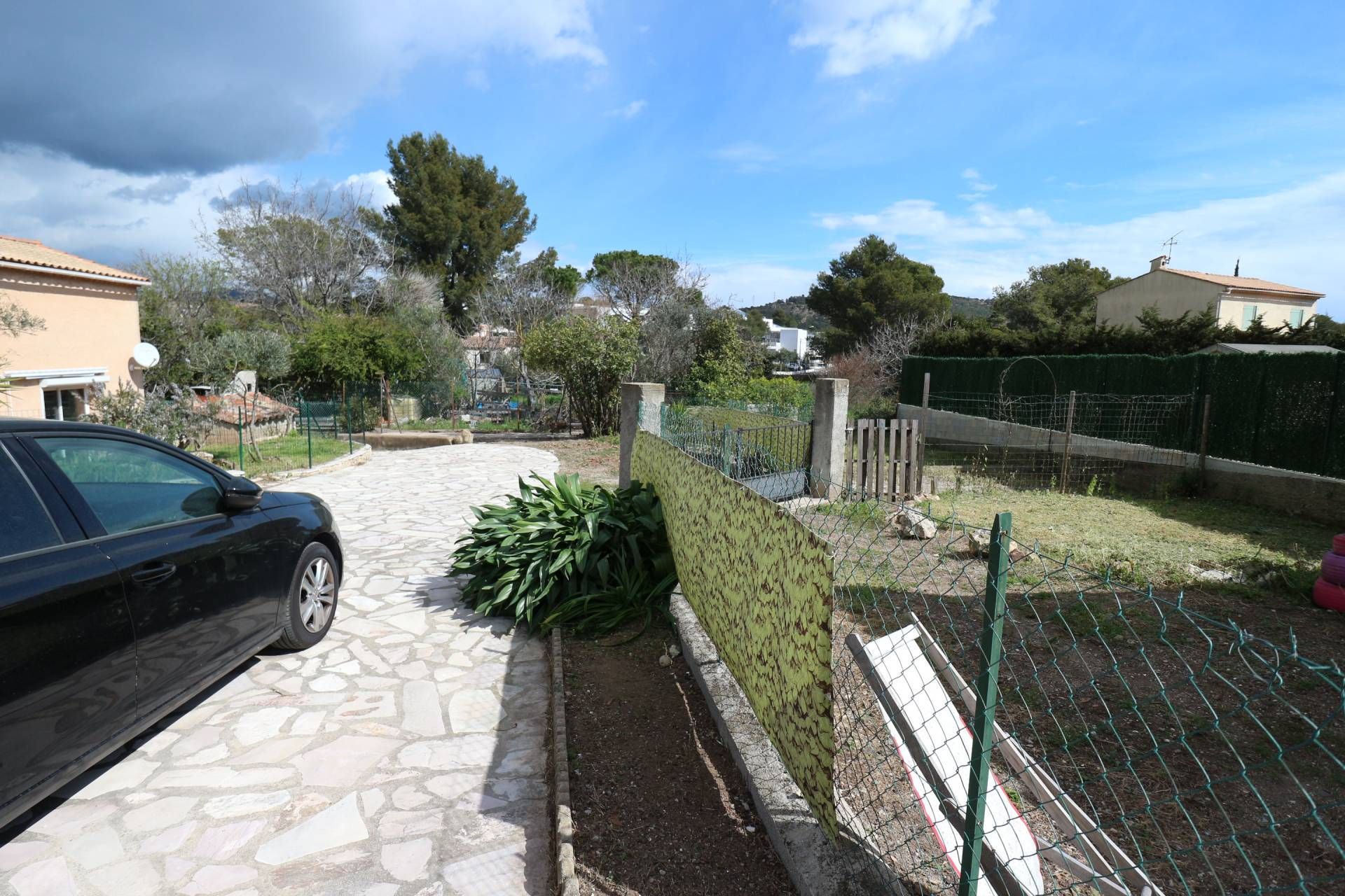 House in Saint-Raphael, Provence-Alpes-Cote d'Azur 10098011