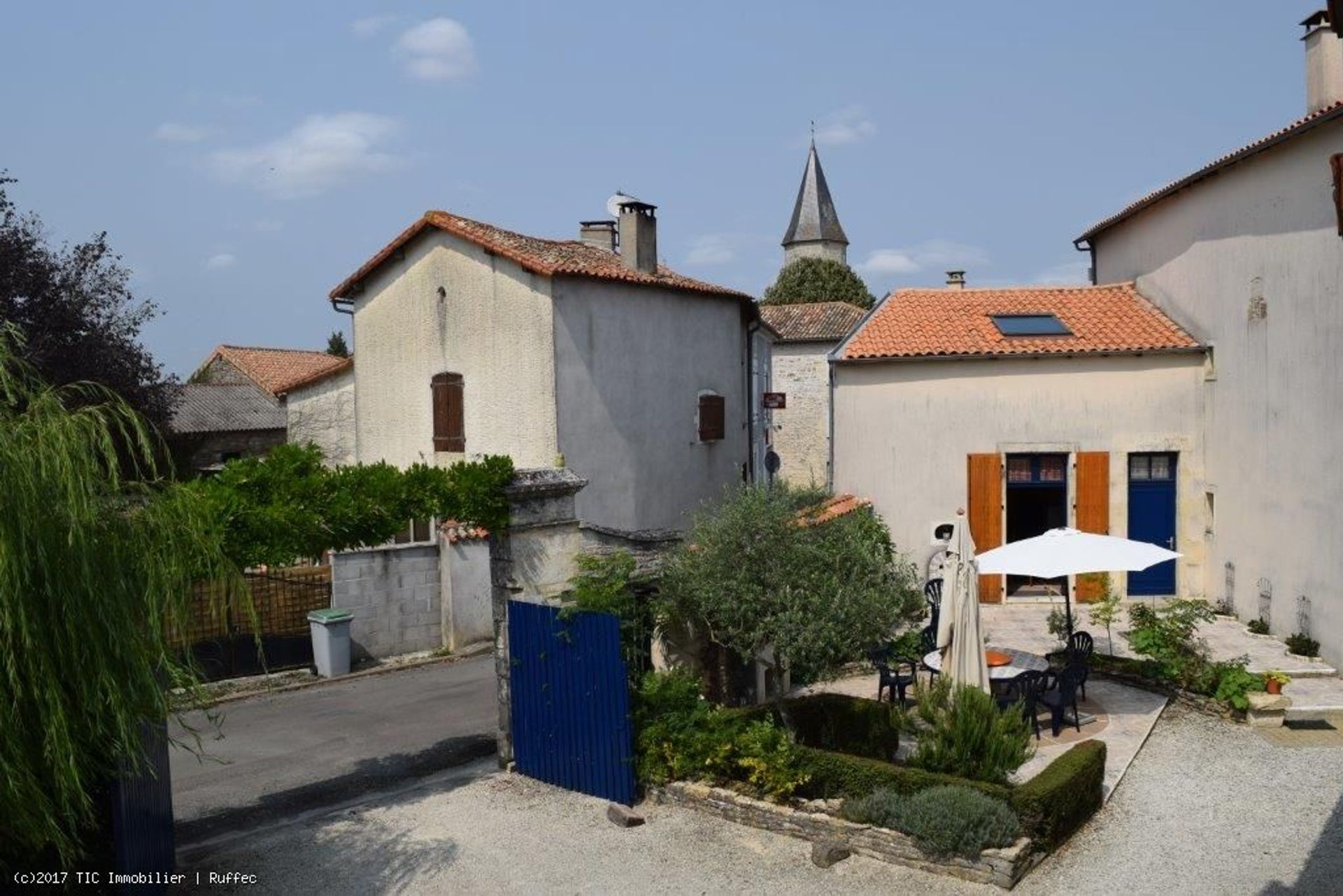 House in Chef-Boutonne, Poitou-Charentes 10098035