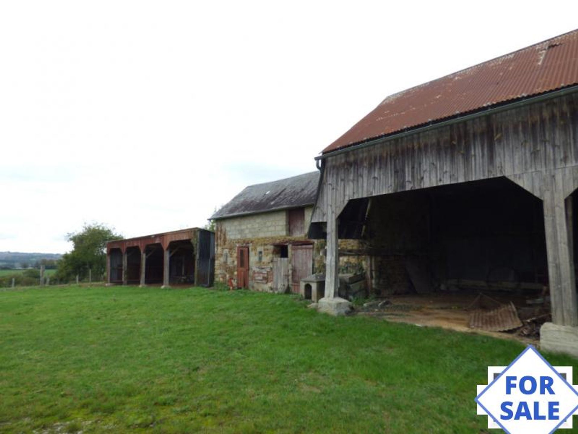 σπίτι σε Saint-Cyr-en-Pail, Pays-de-la-Loire 10098141