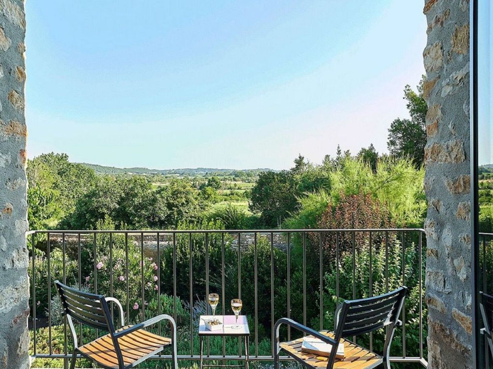 House in Uzes, Occitanie 10098173