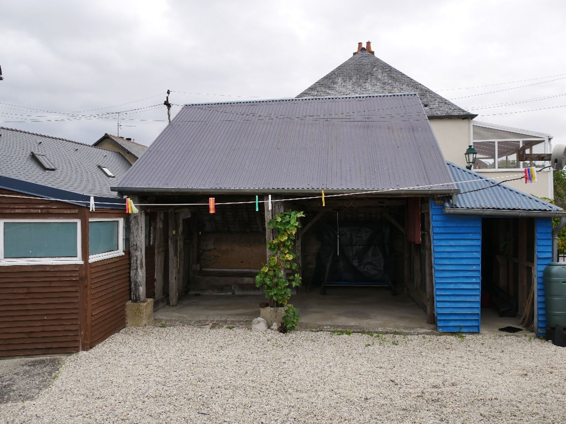 House in Sainte-Marie-du-Bois, Pays-de-la-Loire 10098185