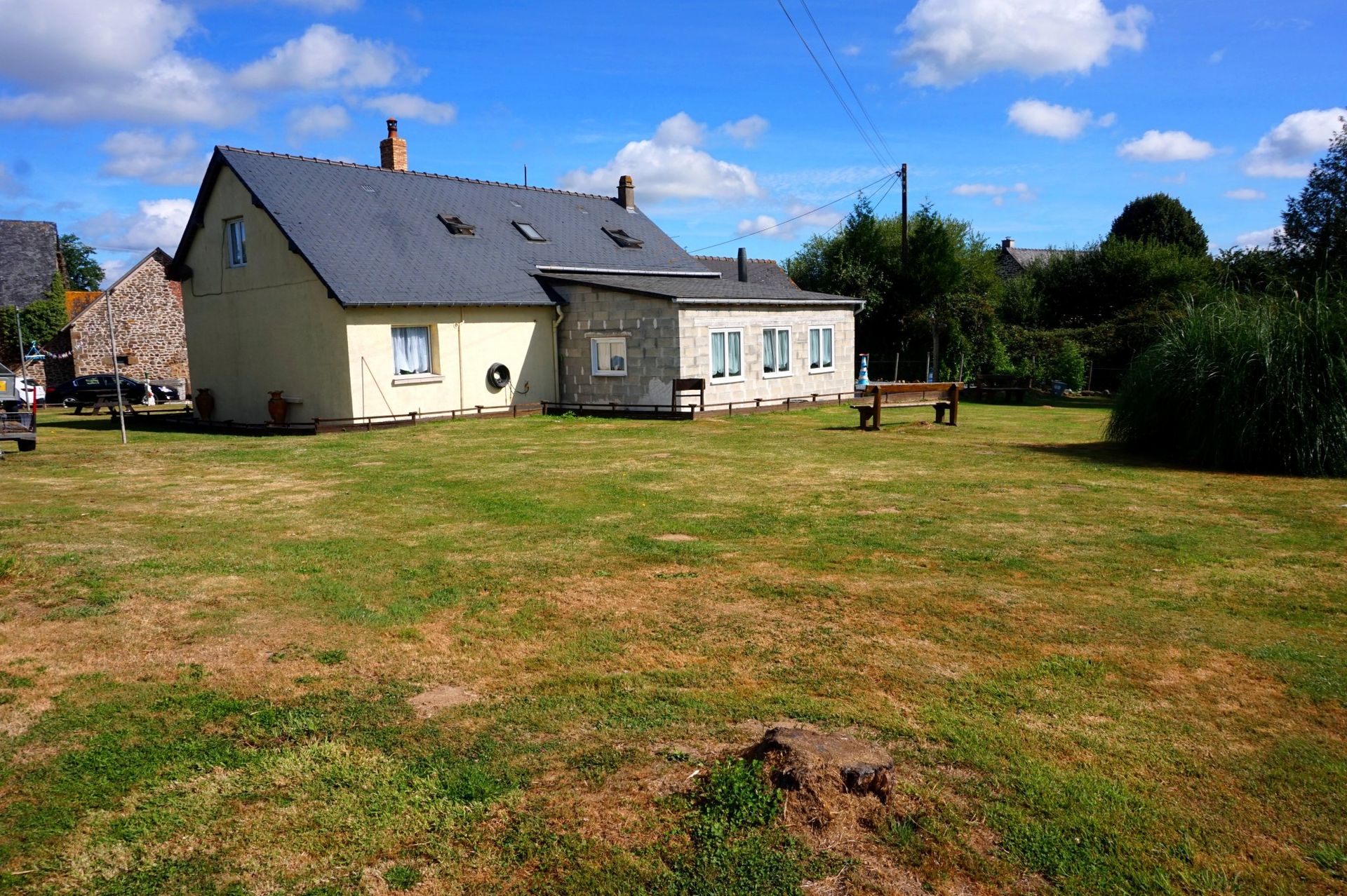 loger dans Ambrieres-les-Vallees, Pays-de-la-Loire 10098201