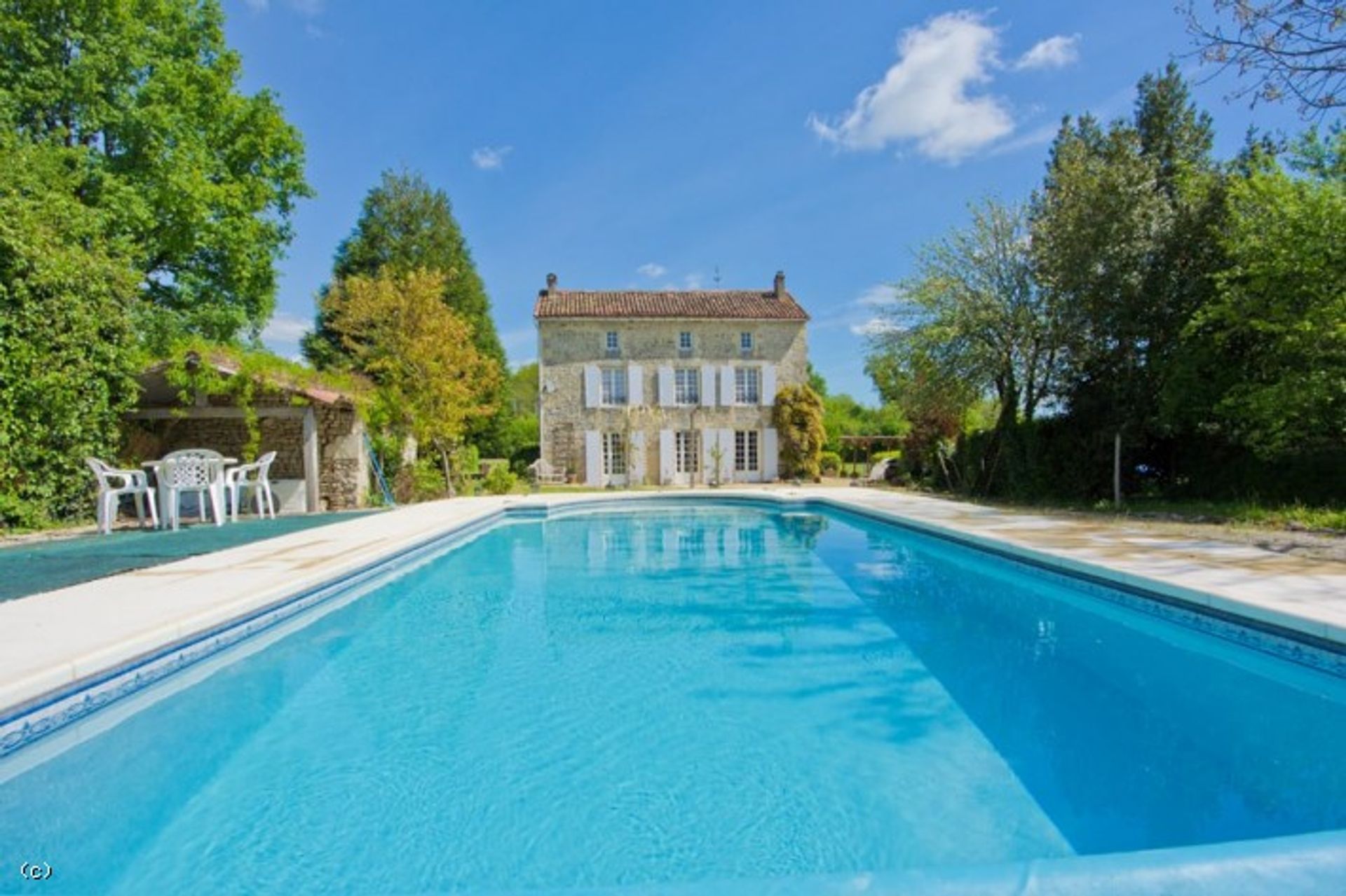 casa en Villefagnan, Nouvelle-Aquitaine 10098209