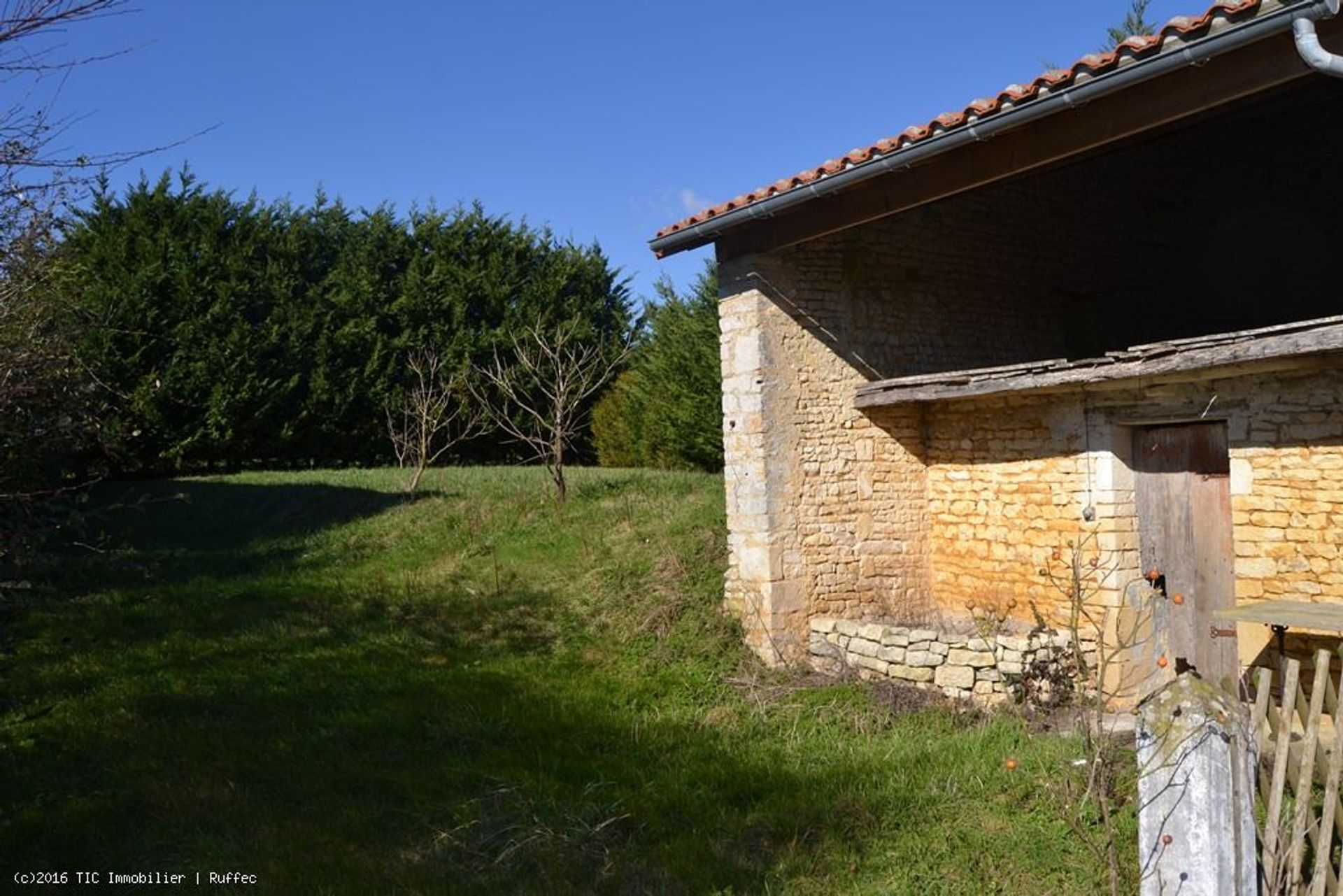 House in Bioussac, Poitou-Charentes 10098213