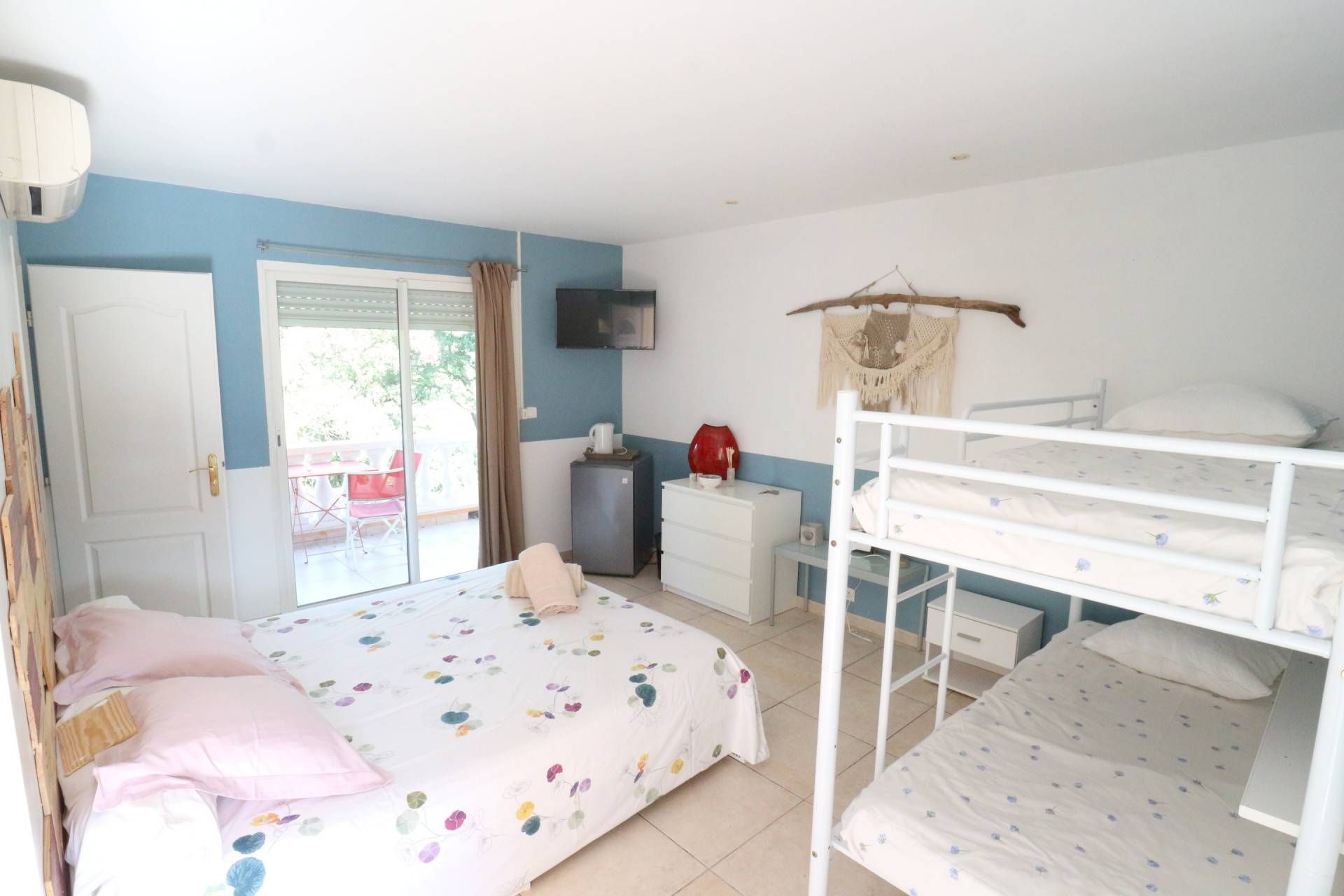 בַּיִת ב Roquebrune-sur-Argens, Provence-Alpes-Cote d'Azur 10098224