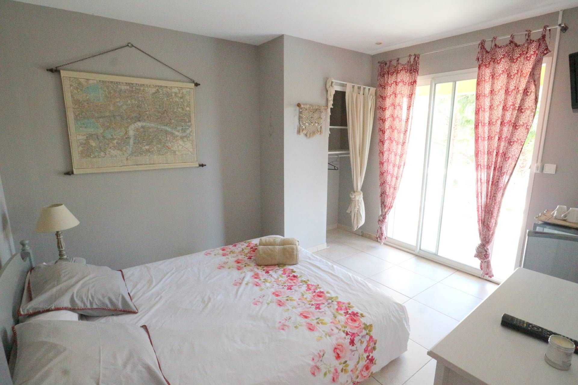 בַּיִת ב Roquebrune-sur-Argens, Provence-Alpes-Cote d'Azur 10098224