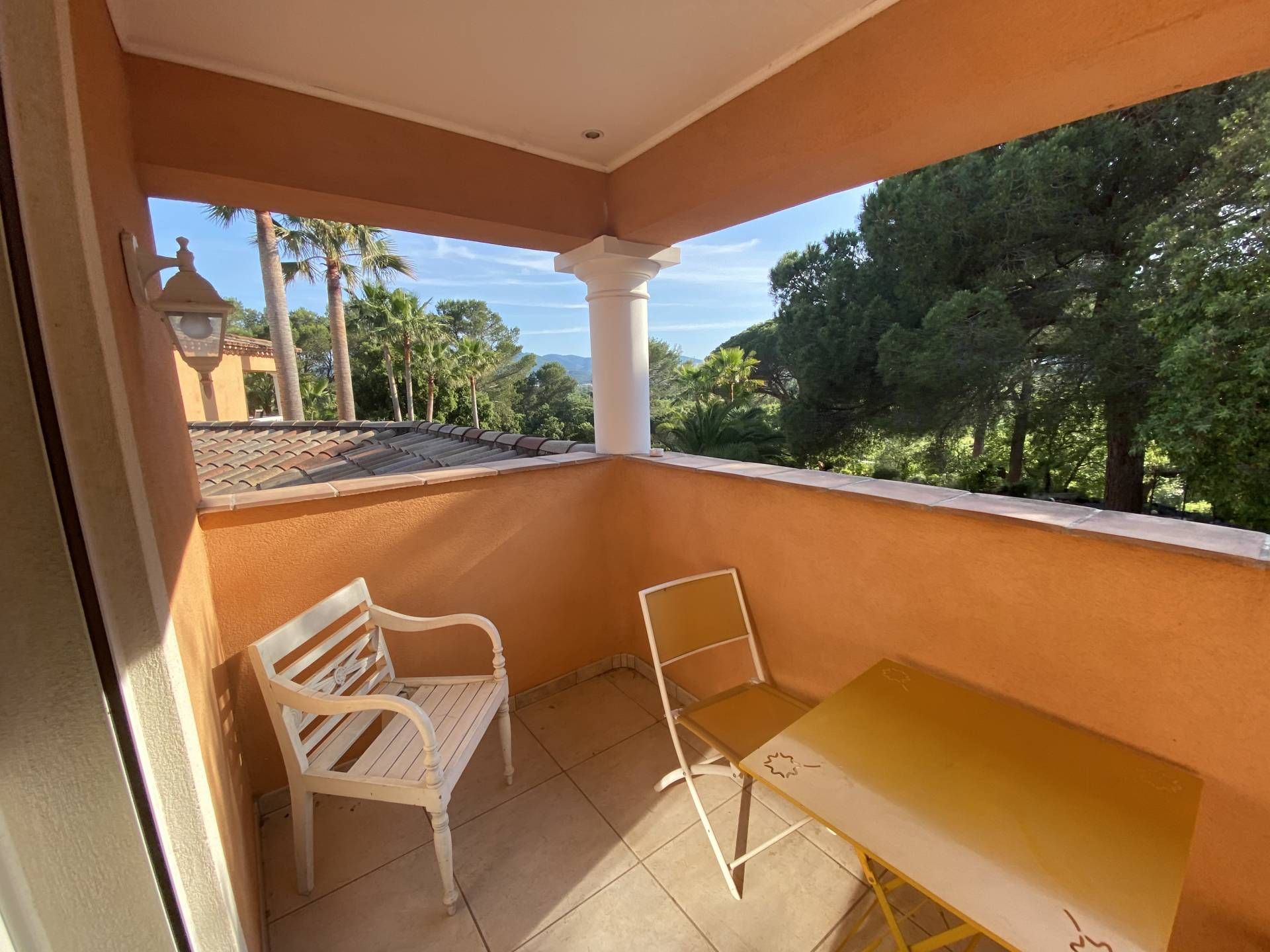 casa en Roquebrune-sur-Argens, Provence-Alpes-Cote d'Azur 10098224