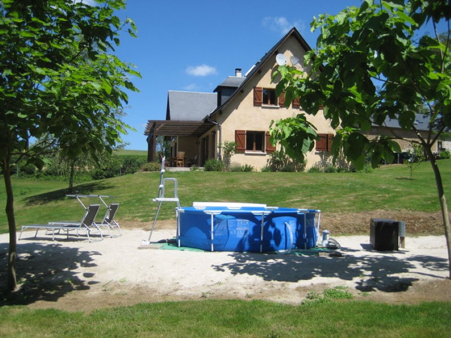 casa en Chamberet, Limousin 10098291