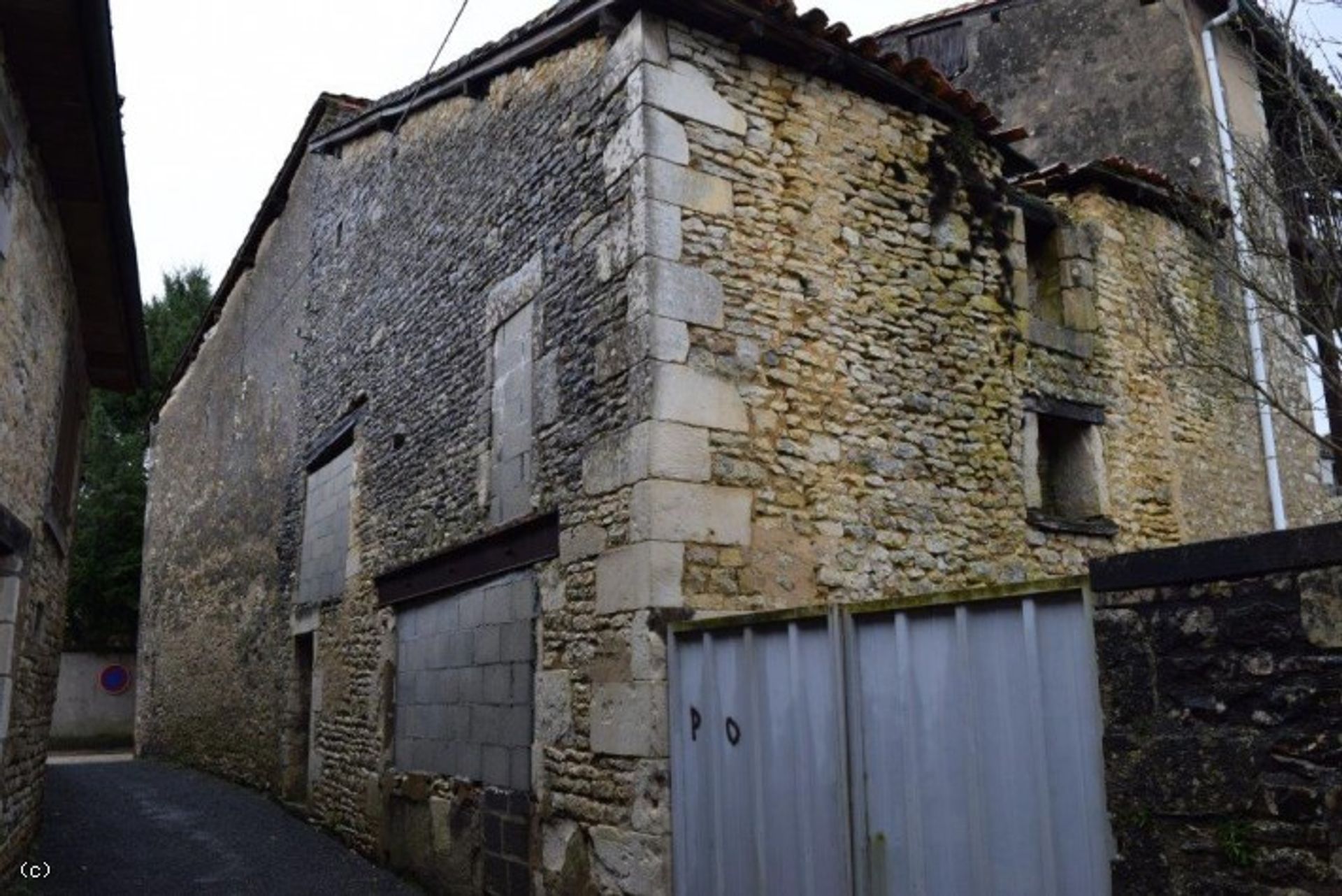 Hus i Ruffec, Poitou-Charentes 10098295