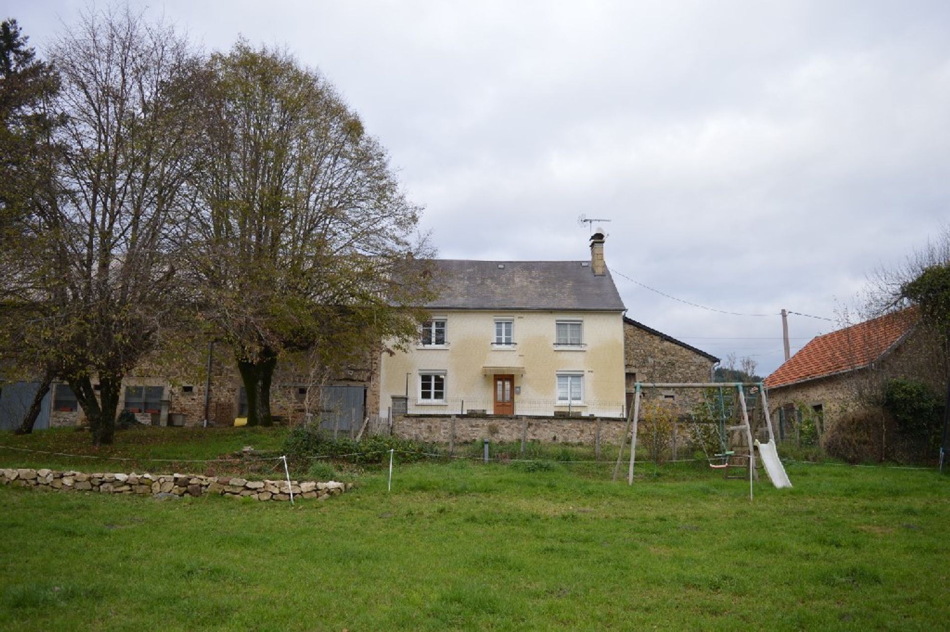 casa en Chamberet, Nouvelle-Aquitaine 10098355