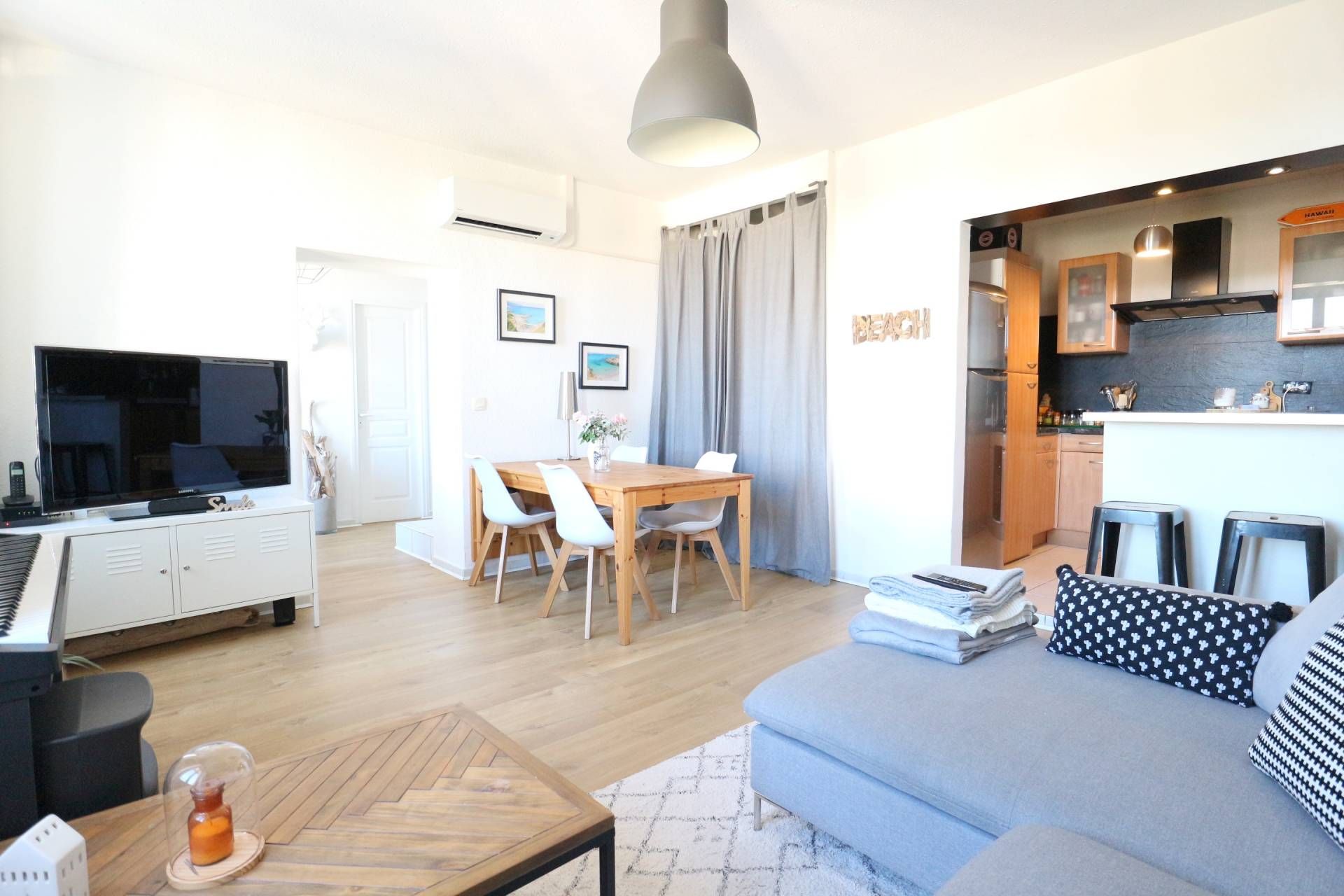 بيت في Roquebrune-sur-Argens, Provence-Alpes-Cote d'Azur 10098364