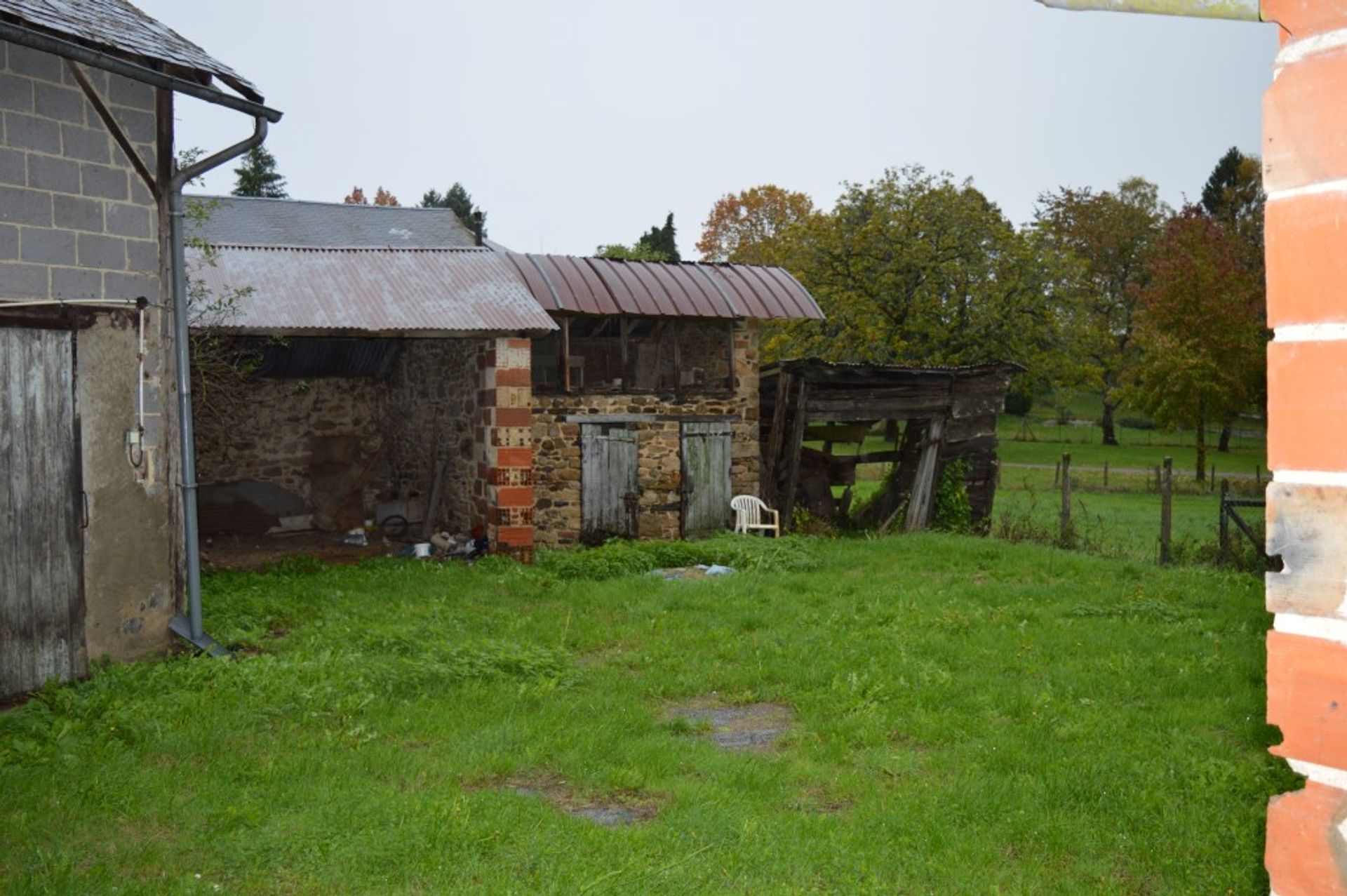 Talo sisään La Porcherie, Limousin 10098368