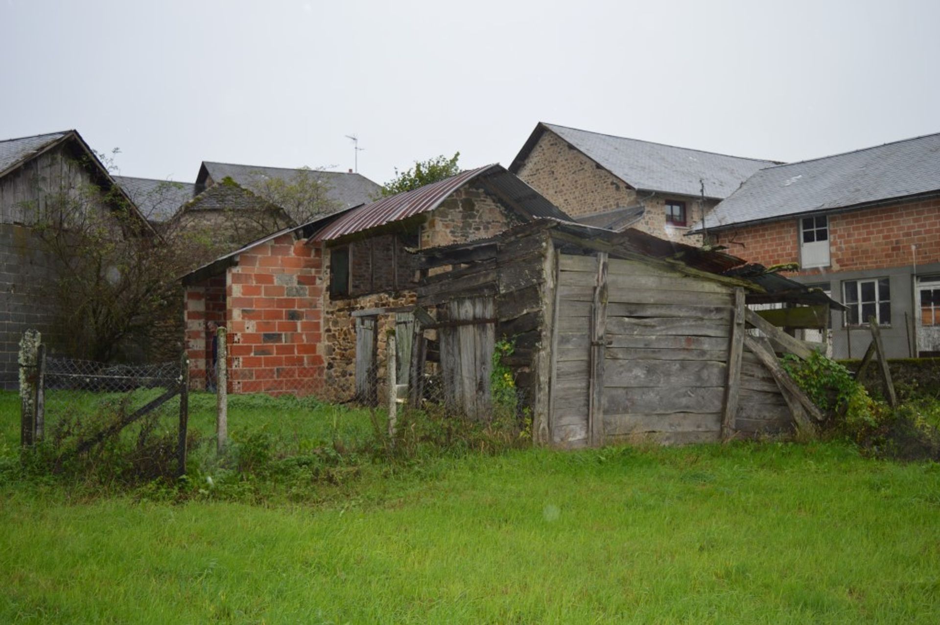 Talo sisään La Porcherie, Limousin 10098368